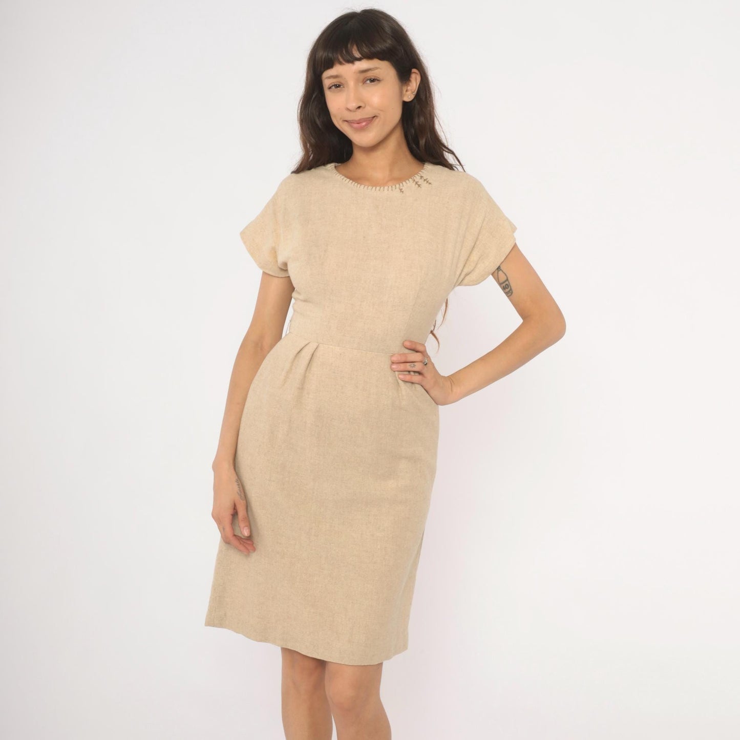 1950s Tan Wool Blend Sheath Dress Whipstitch Neckline Cap Sleeve Extra Small XS