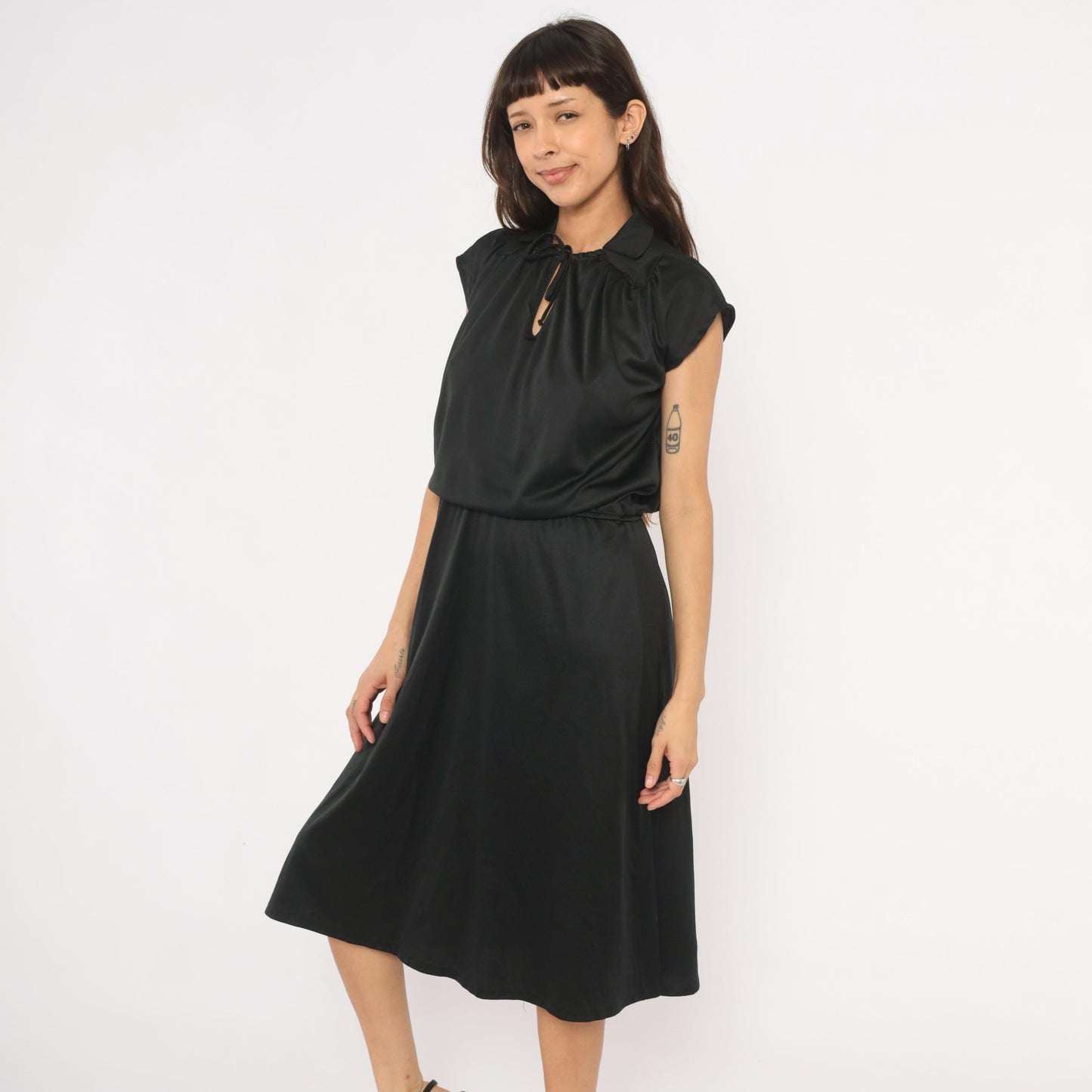 1970s Black Tie Neck Dress Cap Sleeve Keyhole Neckline Gathered Waist Large L