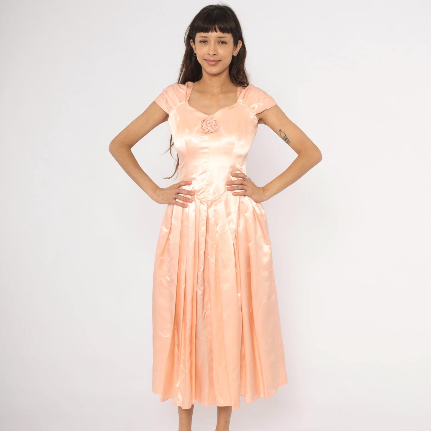60s Peach Satin Gown Sweetheart Neckline Cap Sleeve Rosette Bow Tea Length Medium M