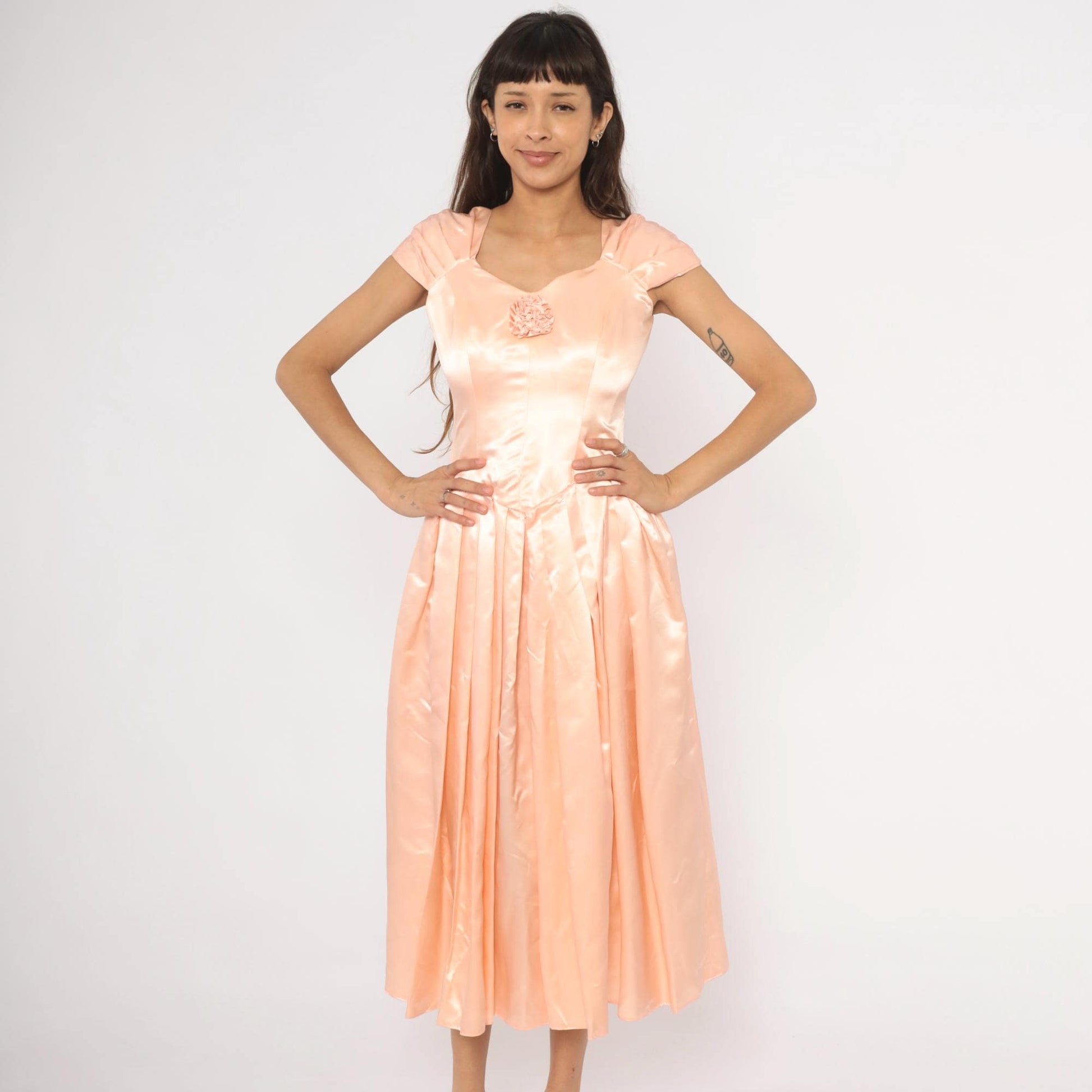 60s Peach Satin Gown Sweetheart Neckline Cap Sleeve Rosette Bow Tea Length Medium M