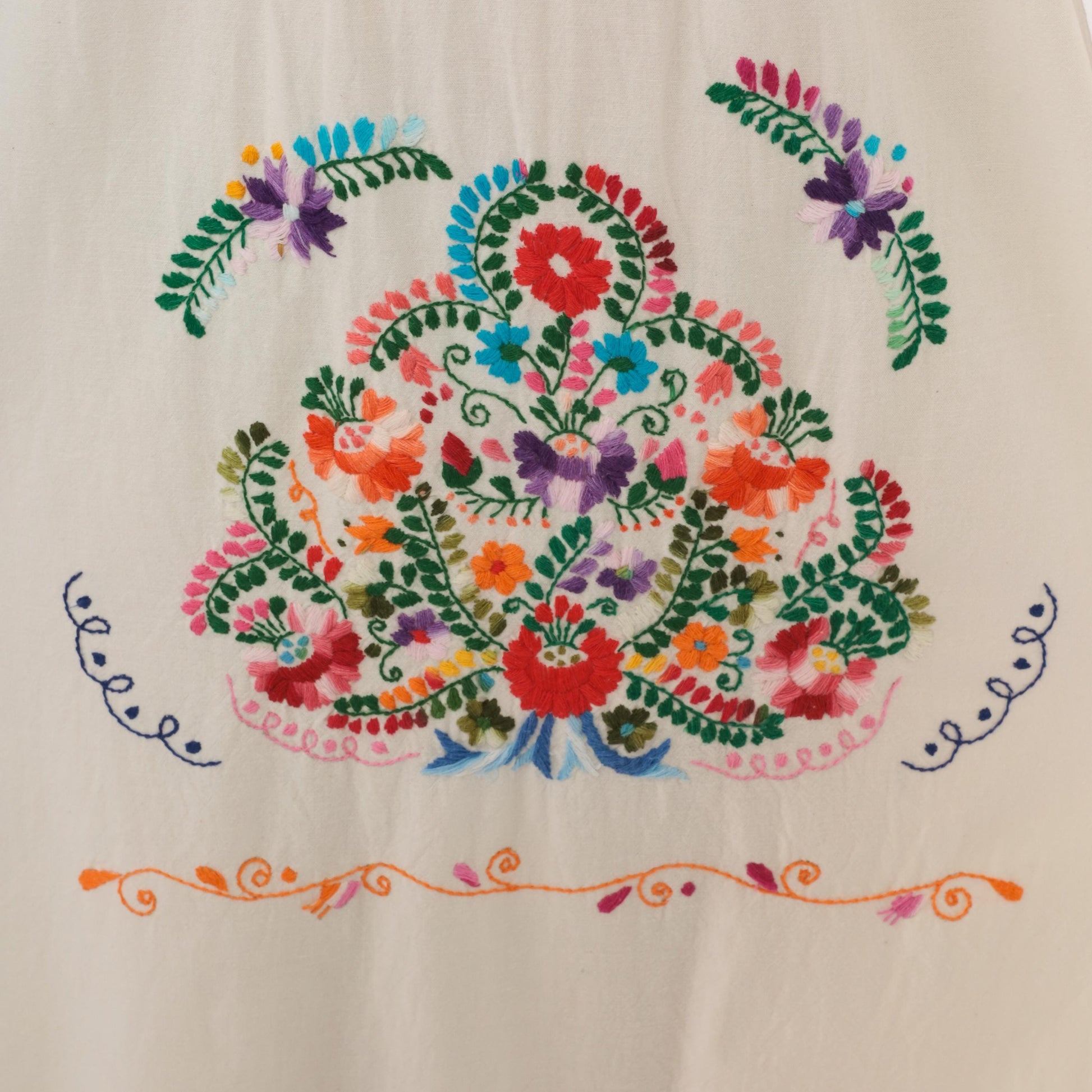 90s Mexican Puebla Embroidered Dress White Cotton Floral Midi Scoop Neck Medium M