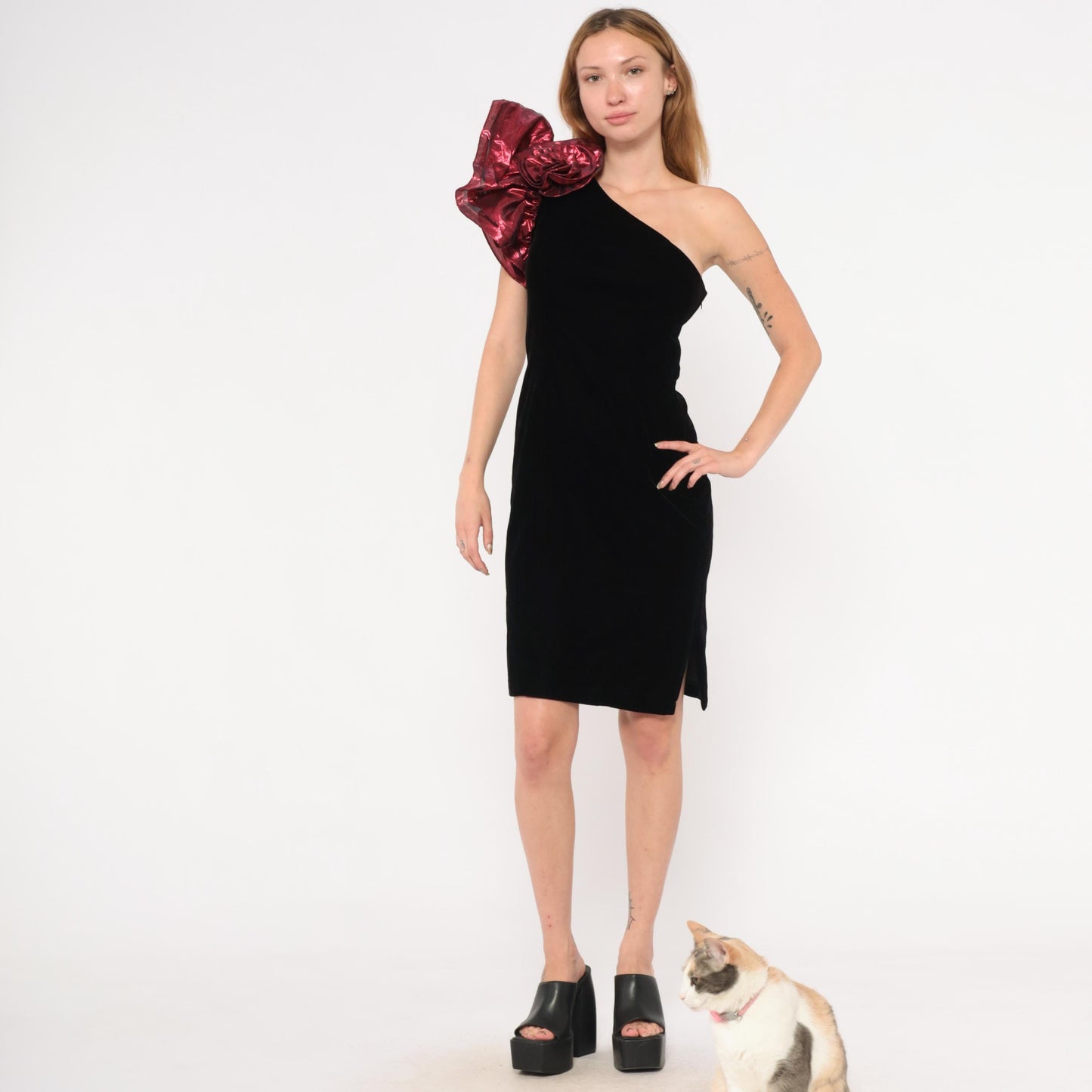 90s ZumZum Black Velvet One-Shoulder Cocktail Dress Burgundy Rosette Small