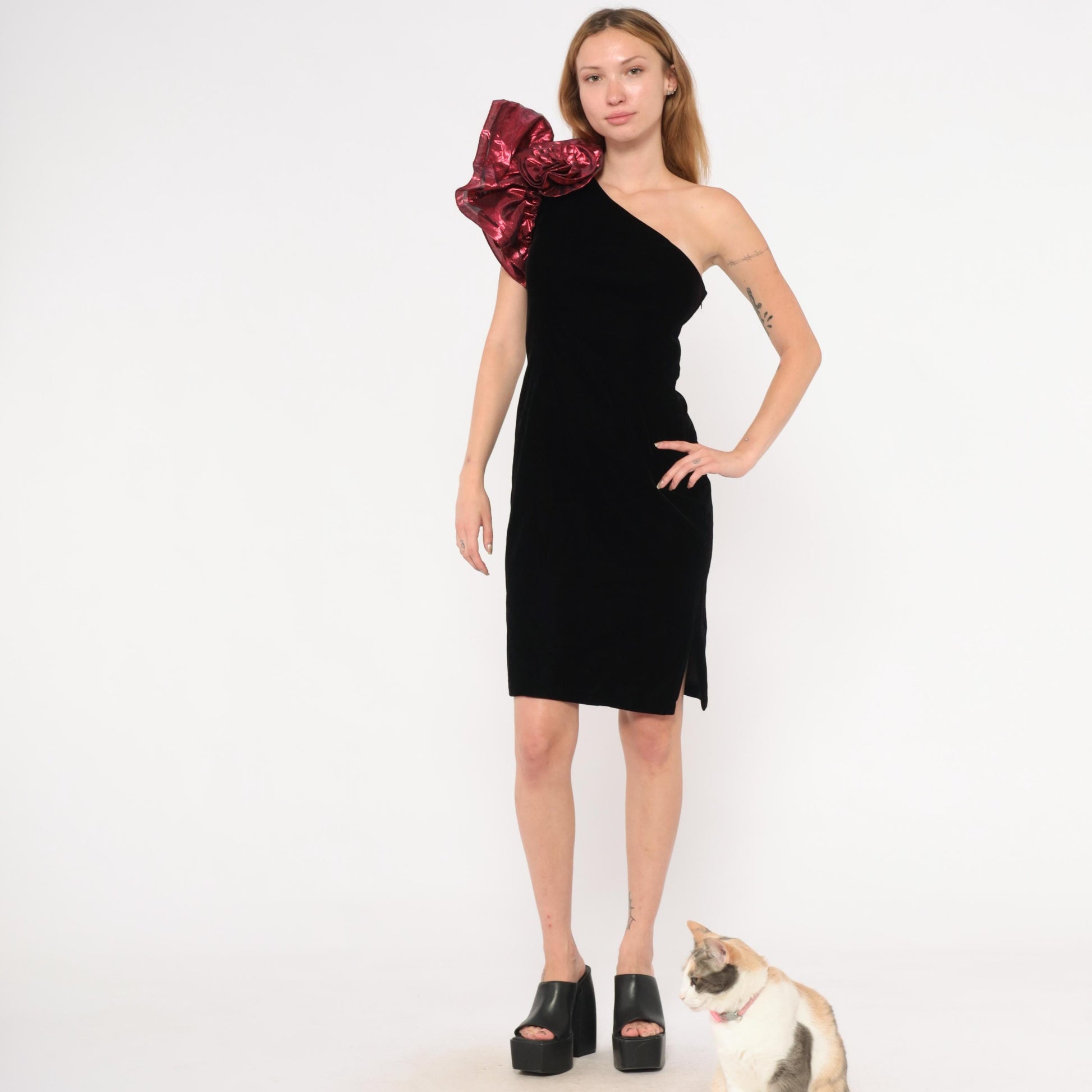 90s ZumZum Black Velvet One-Shoulder Cocktail Dress Burgundy Rosette Small