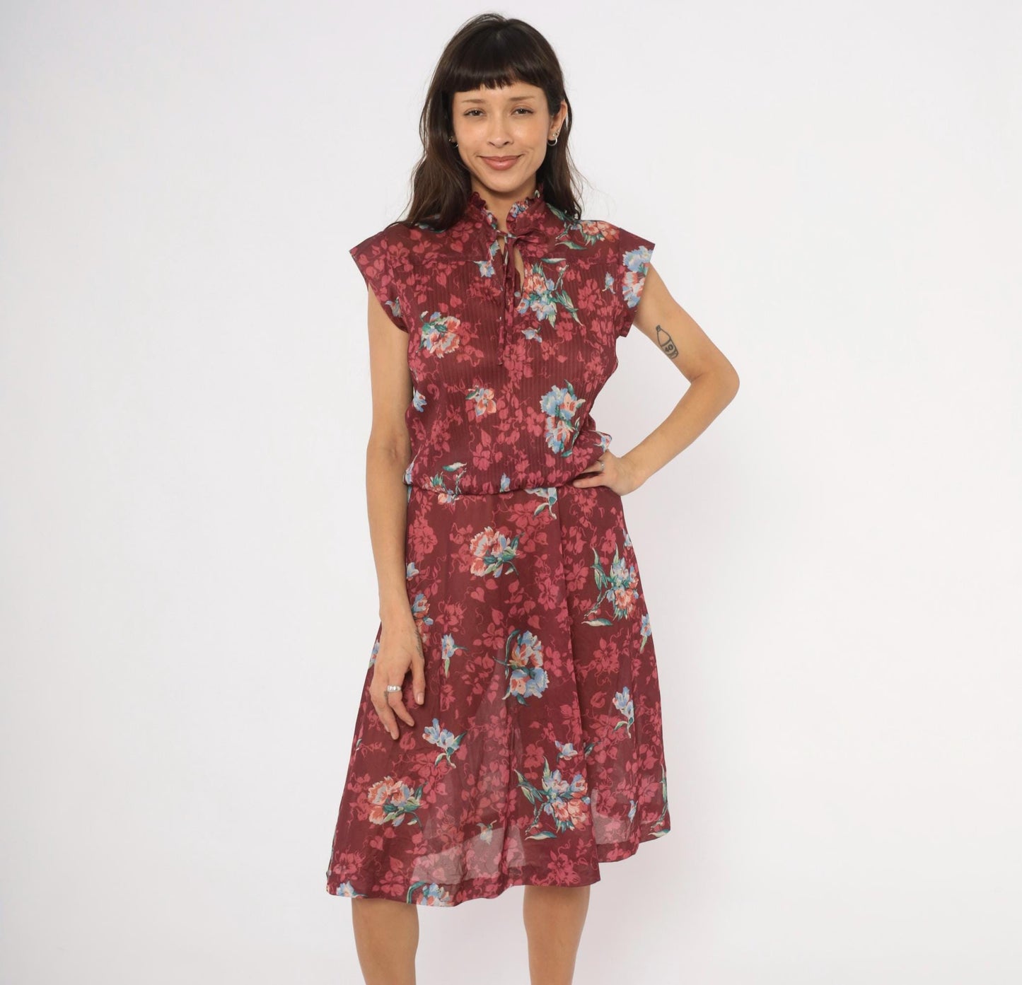 70s Queen's Row Burgundy Floral Midi Dress Cap Sleeve Tie Neck Medium Large