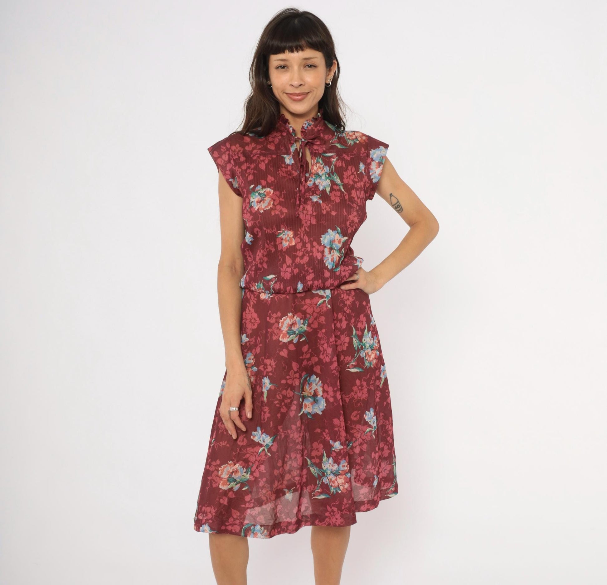 70s Queen's Row Burgundy Floral Midi Dress Cap Sleeve Tie Neck Medium Large