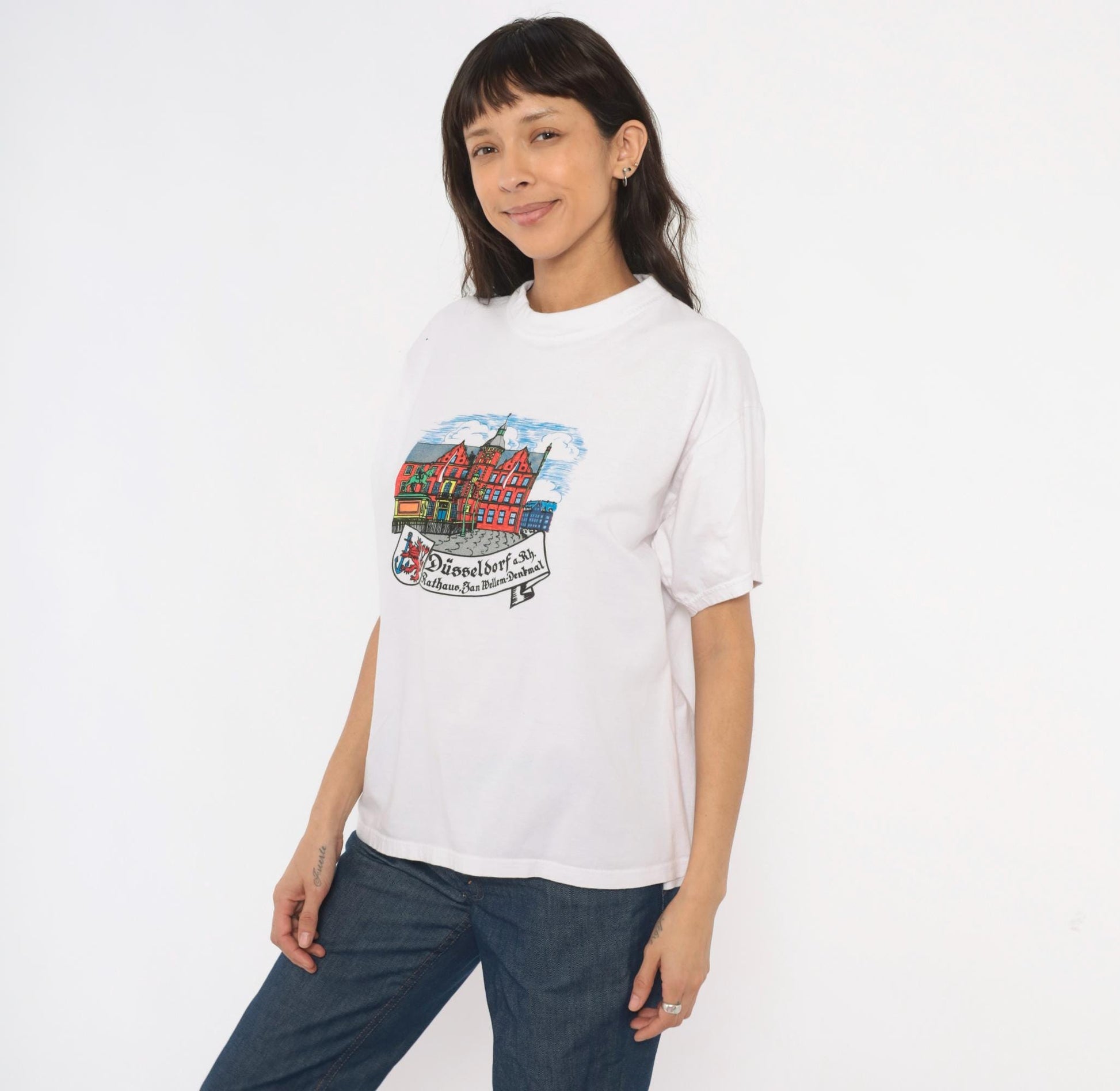 90s B & C Düsseldorf Rathaus Graphic Tee White Cotton Crew Neck Large L