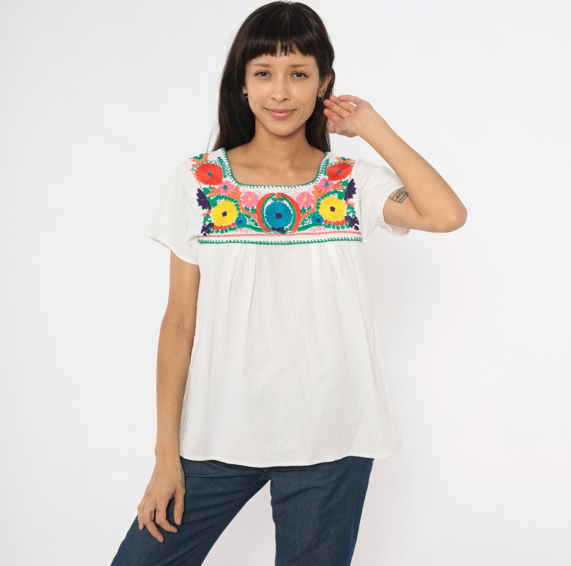 2000s Mexican Embroidered White Cotton Peasant Blouse Floral Small