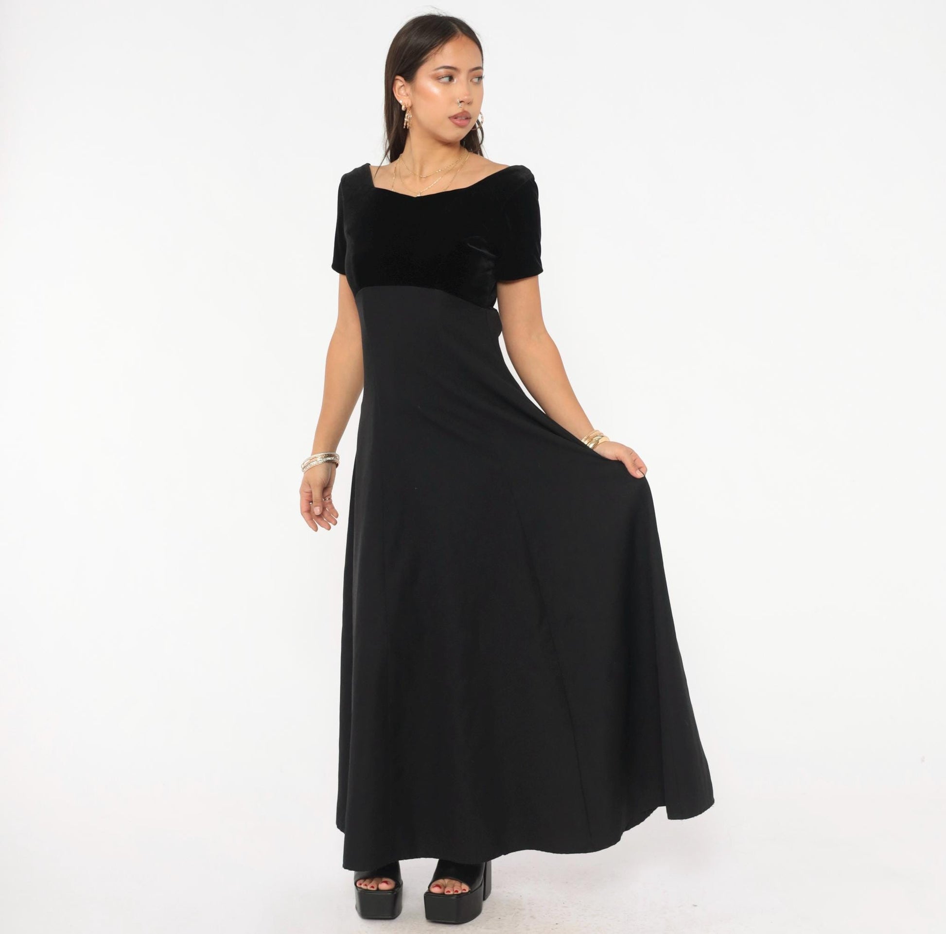 90s Simco Black Velvet Maxi Gown Sweetheart Neckline Empire Waist XXS