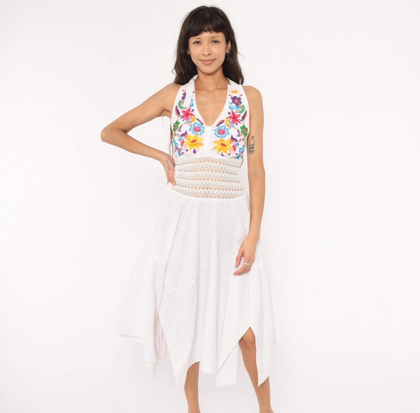 90s White Cotton Halter Dress Floral Embroidery Handkerchief Hem Midi Medium M