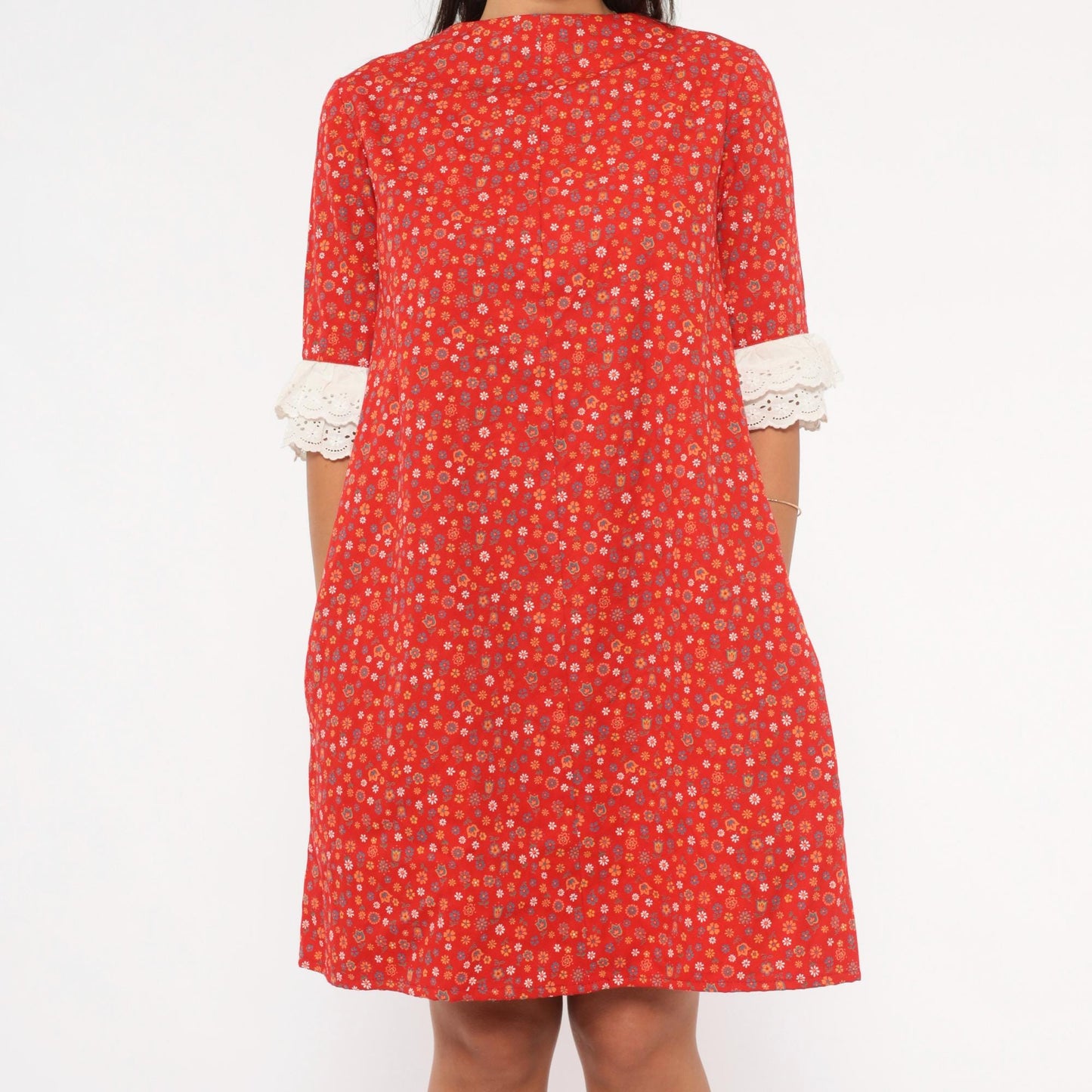 60s Red Ditsy Floral Cotton Shift Dress Eyelet Lace Cuff Knee-Length Small