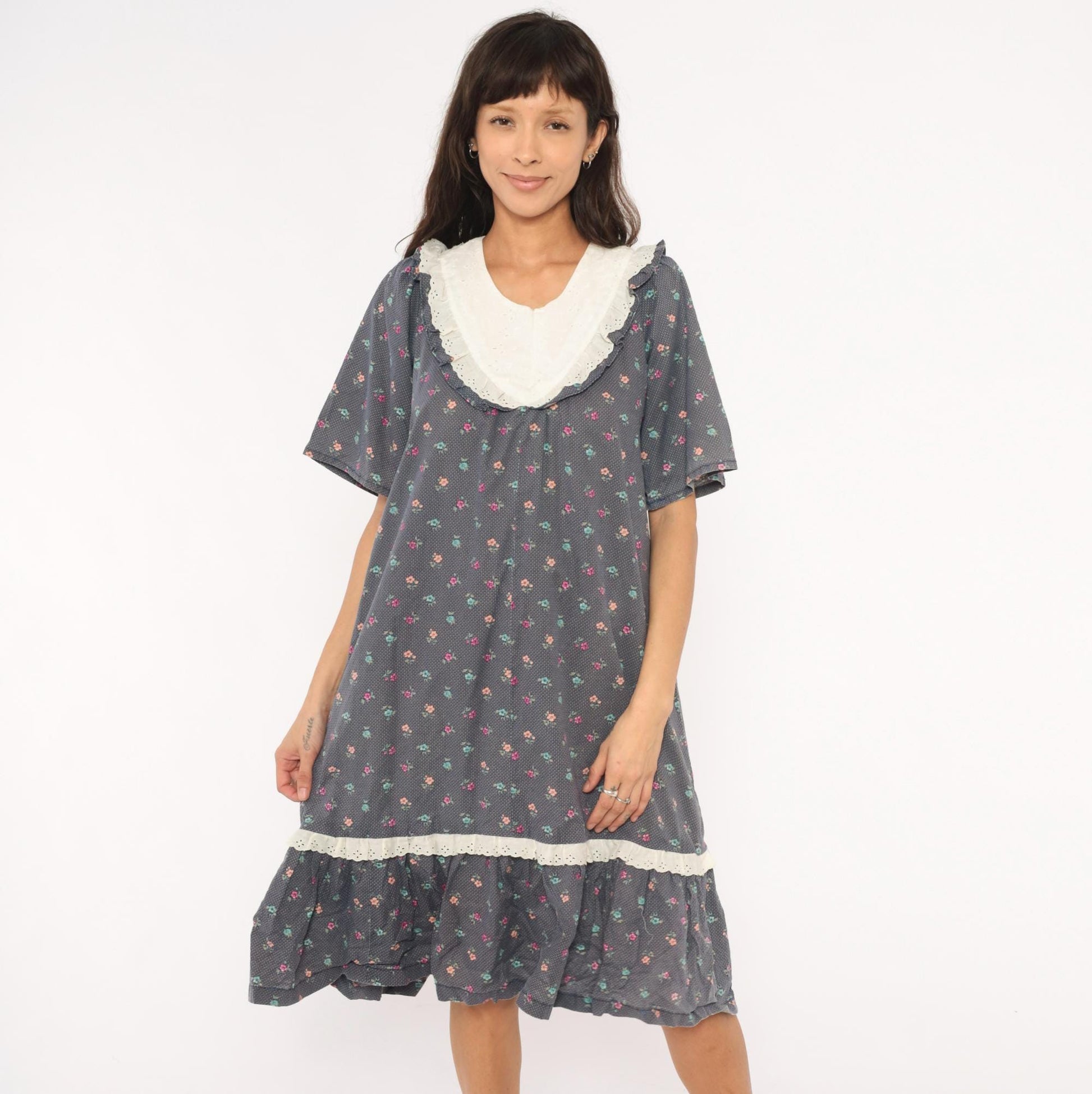 80s Slate Blue Calico Floral Eyelet Bib Prairie Dress Cotton Small