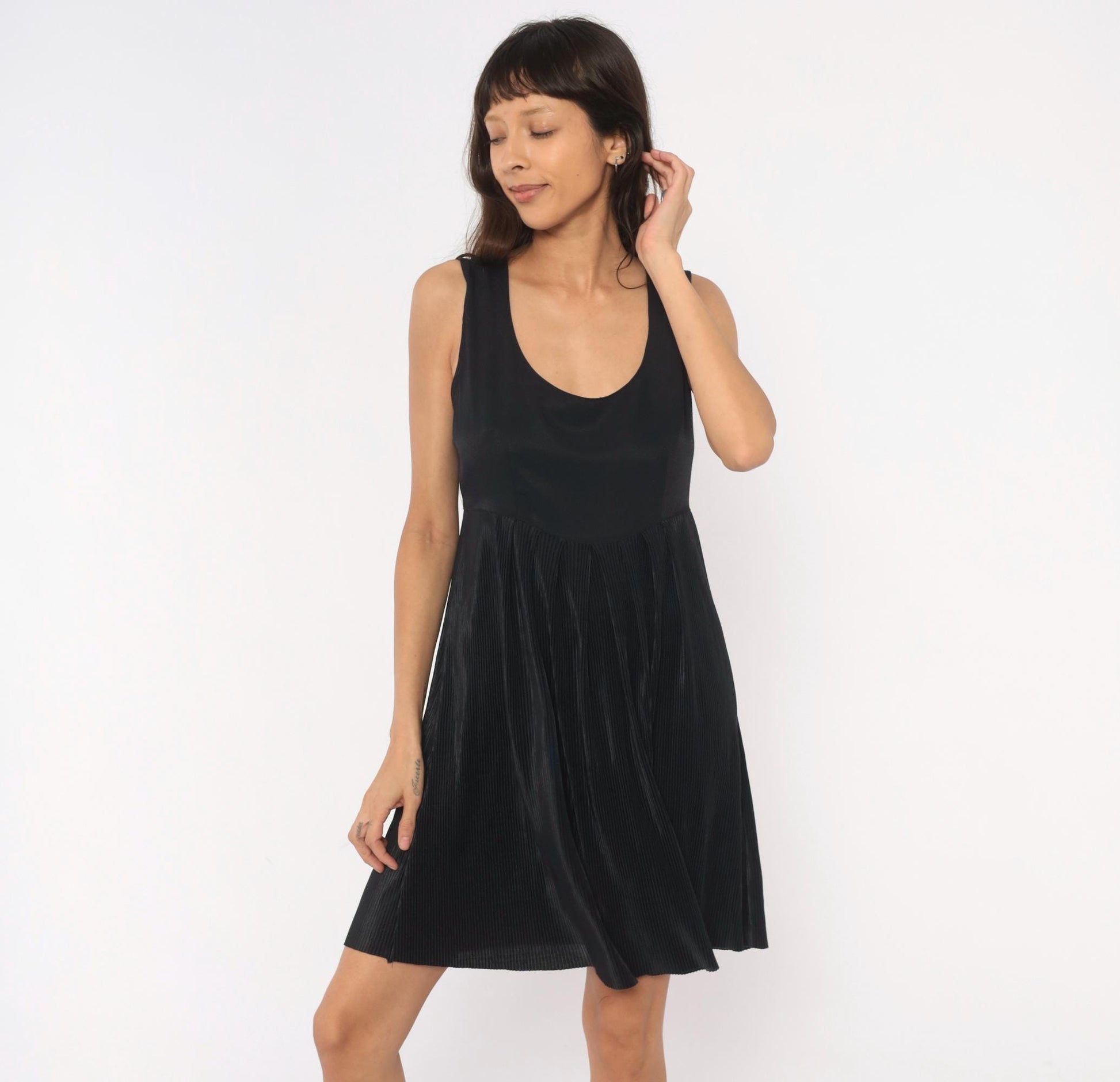 90s Elisse Black Pleated Mini Dress Scoop Neck Sleeveless Medium M
