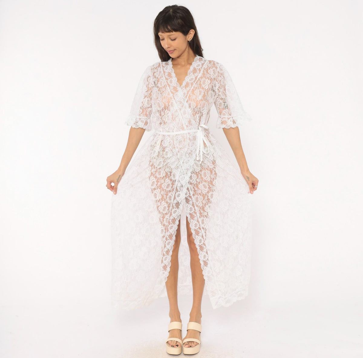 80s Pinehurst White Lace Maxi Robe Scalloped Floral Sheer Wrap Medium M