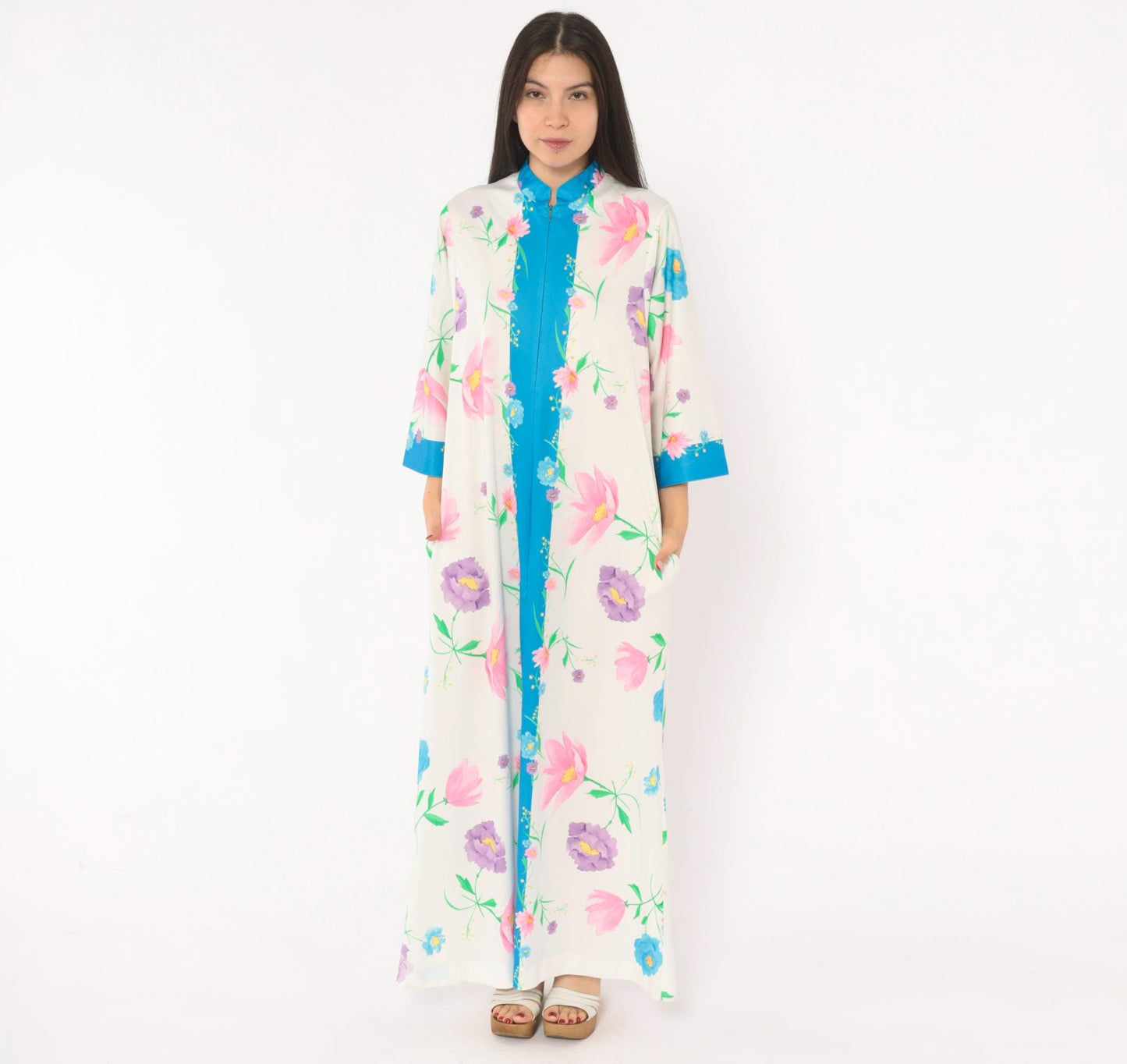 70s Evelyn Parson Floral Maxi Housecoat White Mandarin Collar Robe Medium