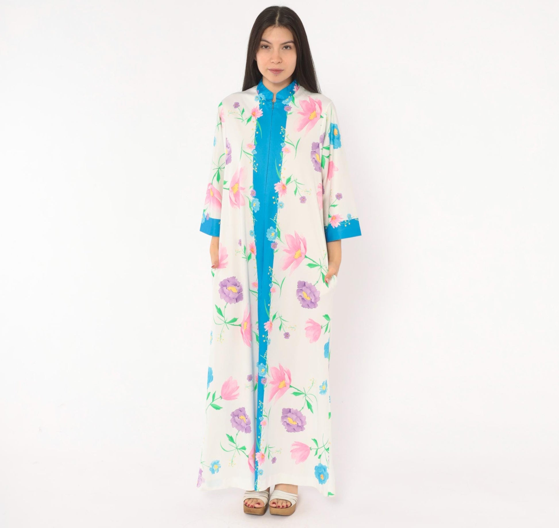 70s Evelyn Parson Floral Maxi Housecoat White Mandarin Collar Robe Medium