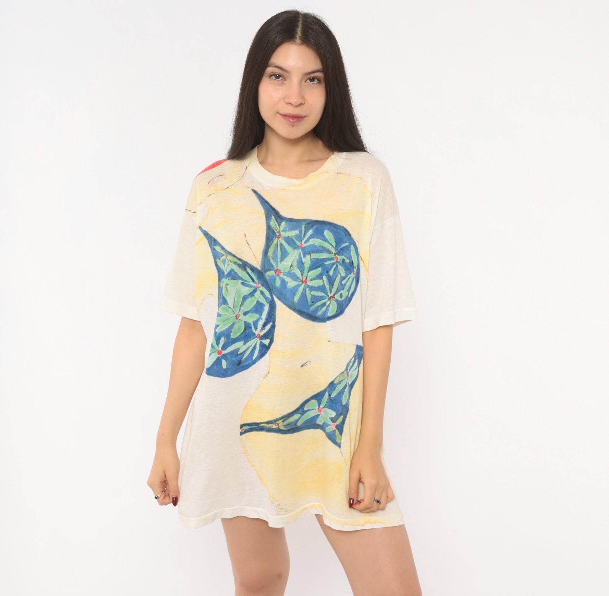 80s Hand-Painted Bikini Woman Tropical Cocktail Graphic Tee Cream Small
