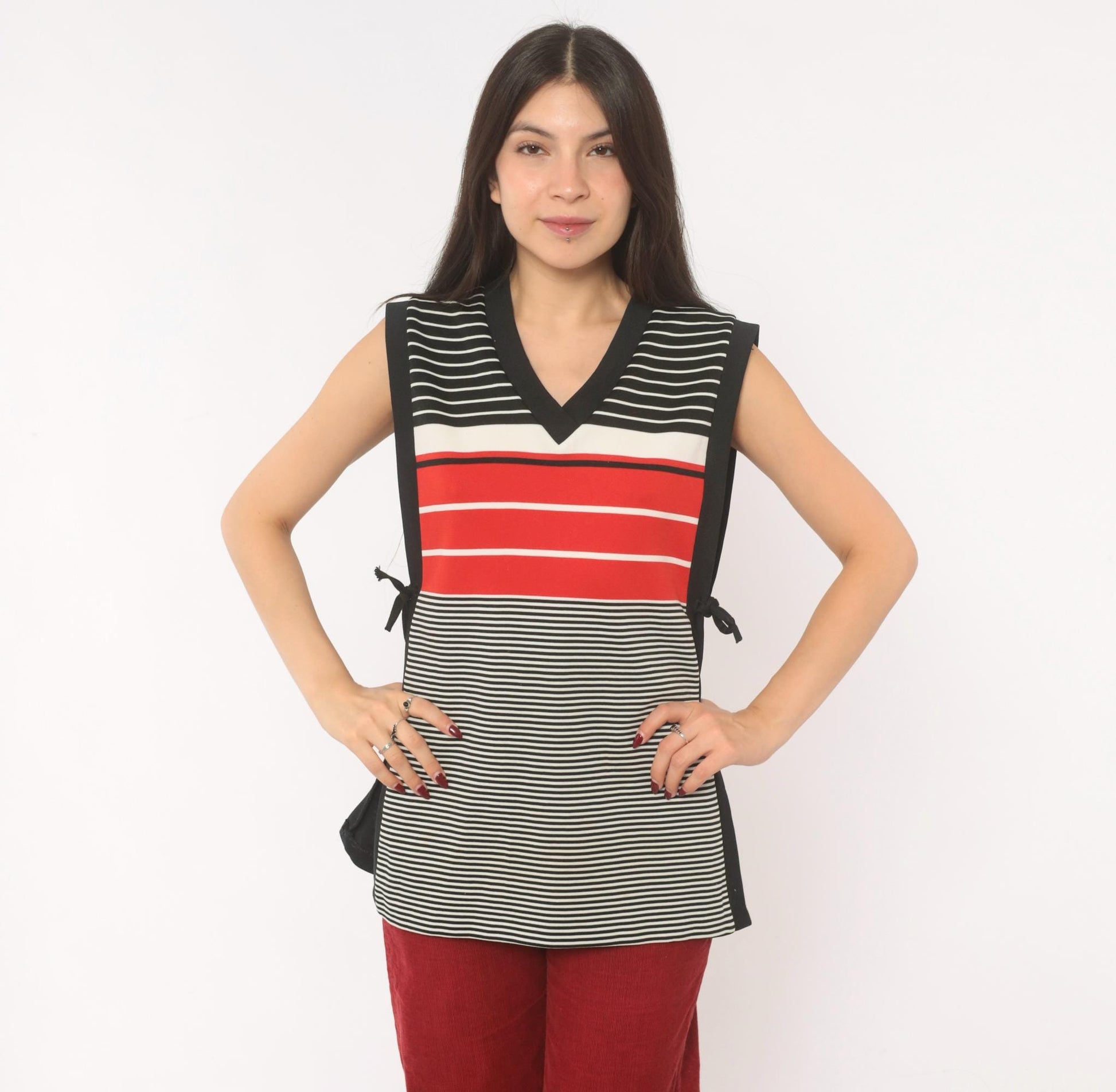 70s Striped Knit Vest V-Neck Sleeveless Tunic Black White Red Small Medium