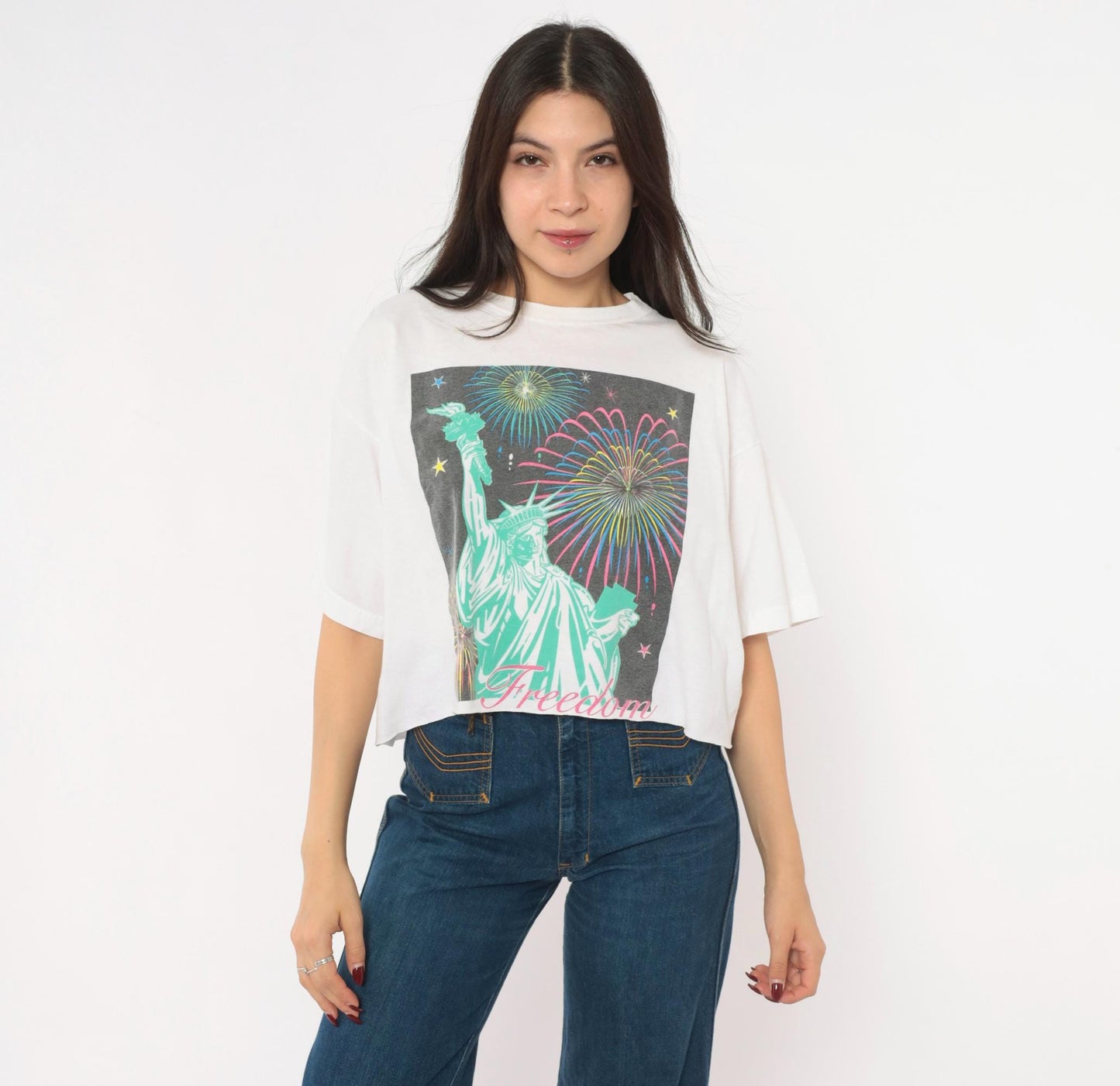 90s Statue of Liberty Fireworks Graphic Tee White Cropped Cotton Medium