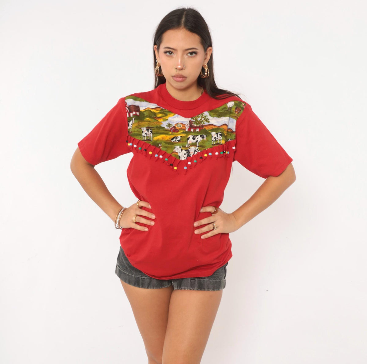 90s Jerzees Cow Print Red Cotton Tee Farm Scene Beaded Yoke Medium M