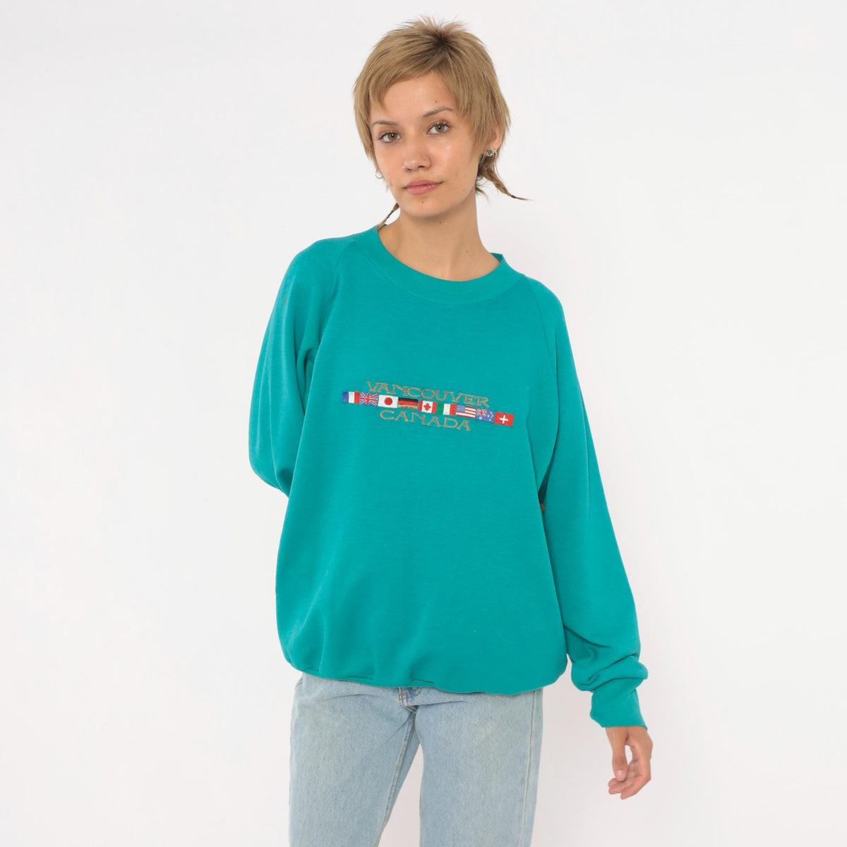 90s Vancouver Canada Sweatshirt Embroidered World Flags Teal Raglan Medium M