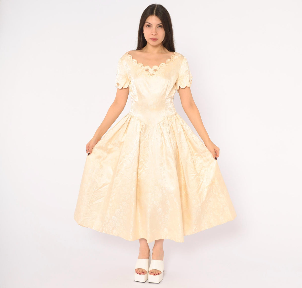 1950s Cream Paisley Jacquard Dress Beaded Sweetheart Neckline Drop Waist Medium