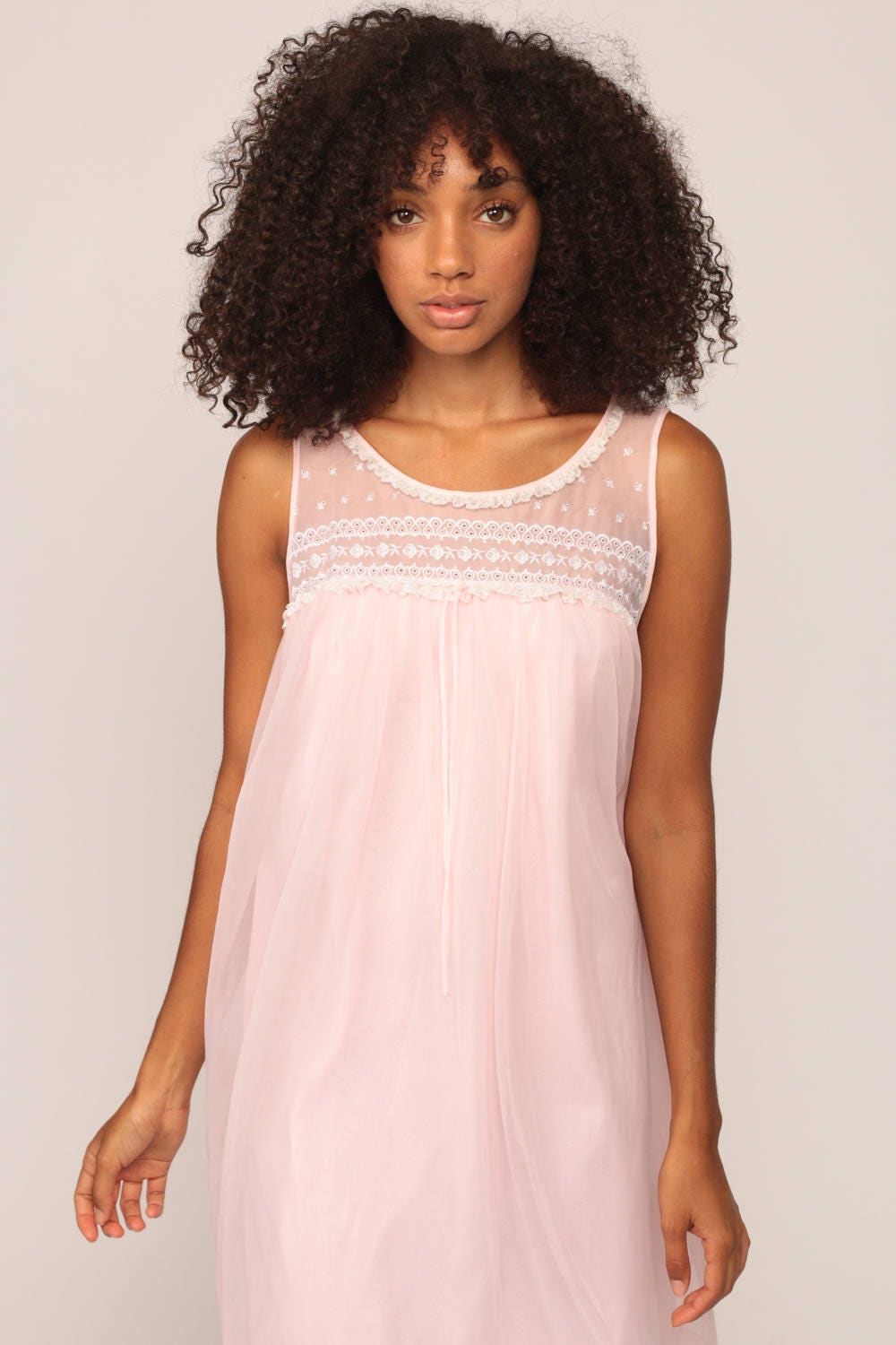 70s Baby Pink Nylon Babydoll Nightgown Lace Trim Mini Slip Dress Small