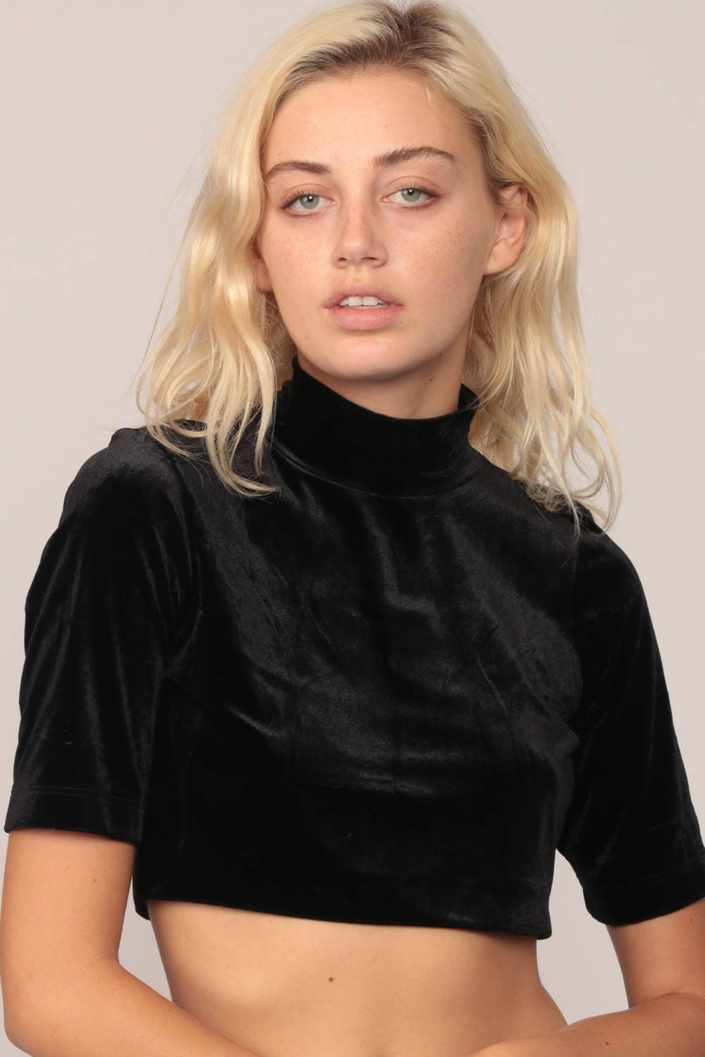 90s BCBG Black Velvet Crop Top High Neck Short Sleeve Small