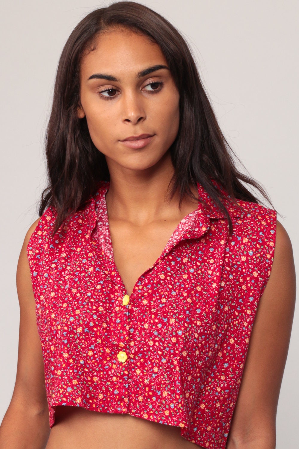 70s Red Floral Sleeveless Button-Up Crop Top Medium