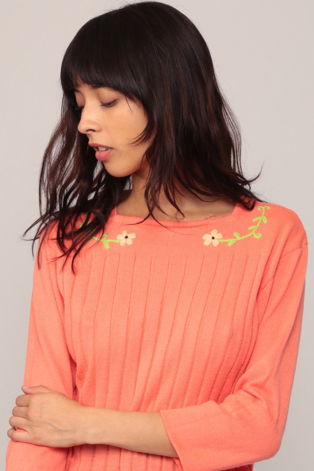 70s Floral Embroidered Peach Knit Sweater Pullover Medium Large