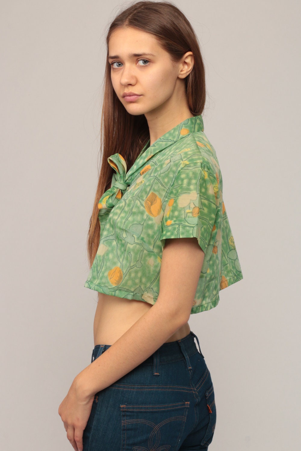 70s Floral Ascot Crop Top Short Sleeve Blouse Green Small Medium