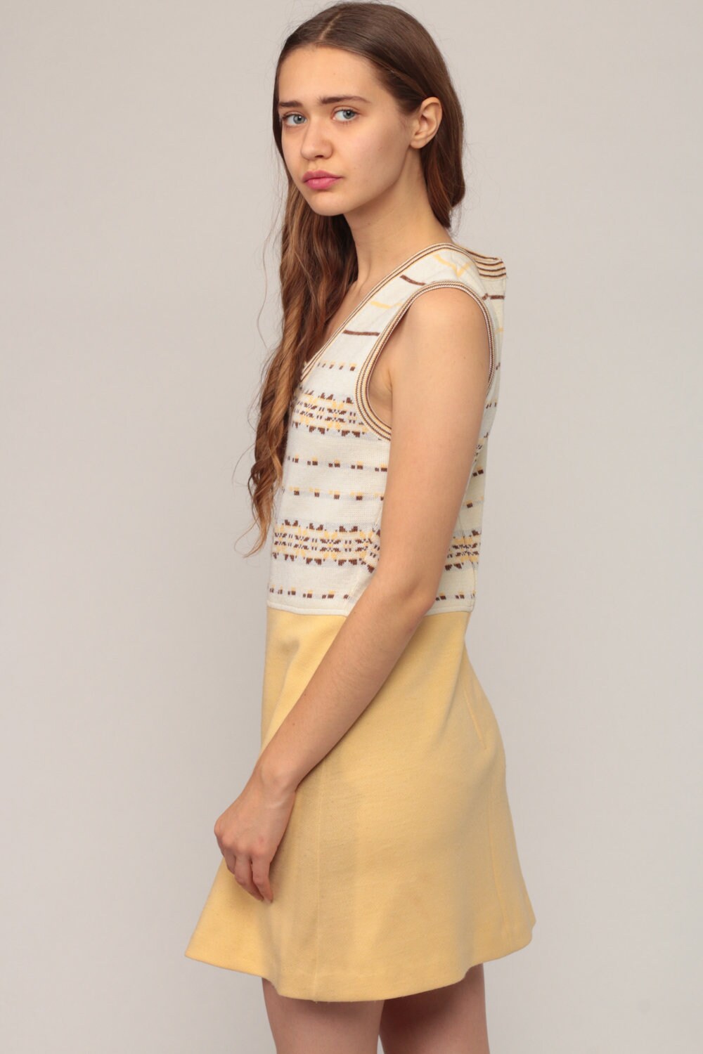 70s Nordic Print Mini Dress White Sleeveless V-Neck Shift Extra Small XS