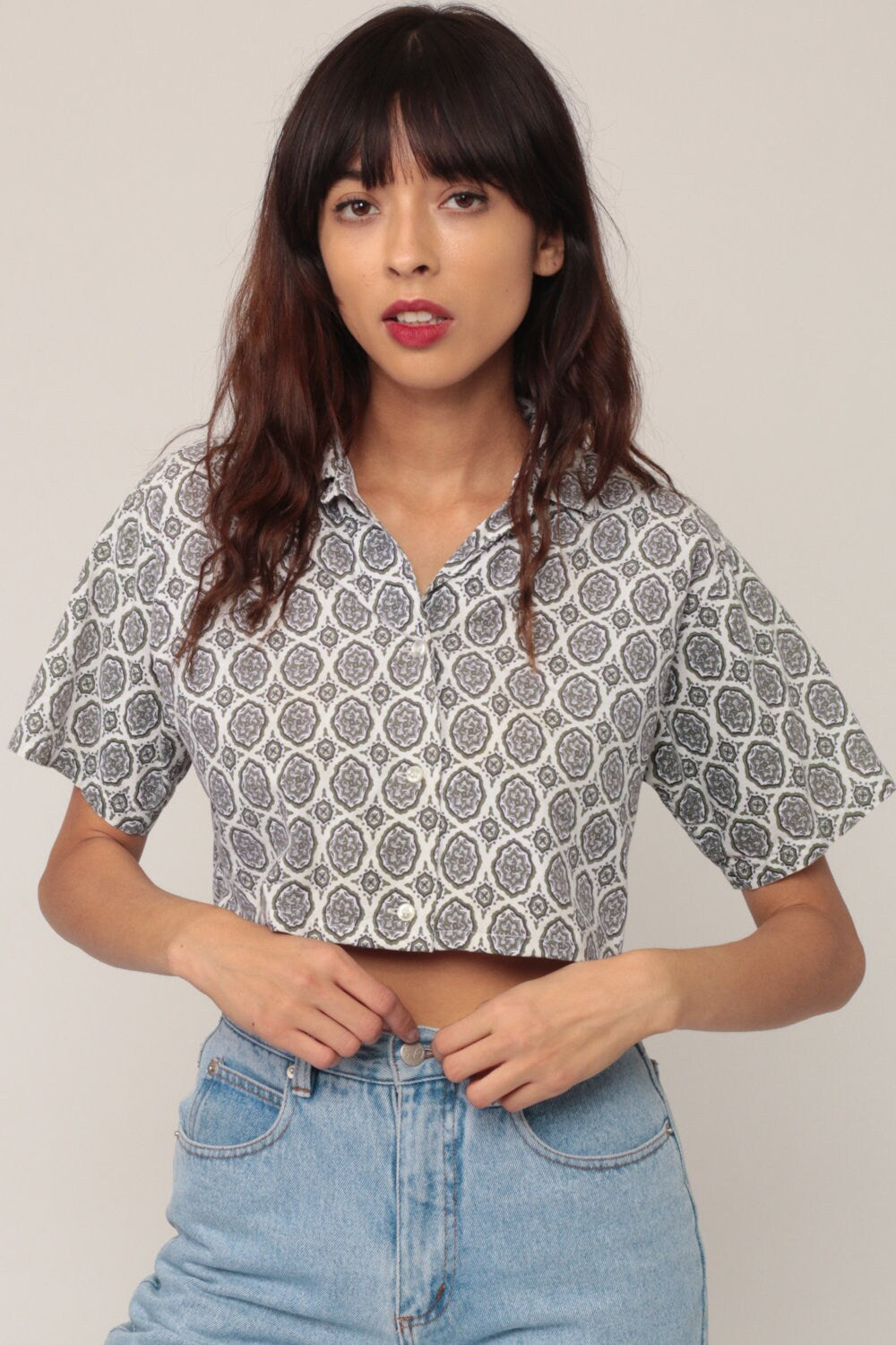 80s Geometric Wallpaper Print Crop Top Button Up Shirt White Cotton Small Medium