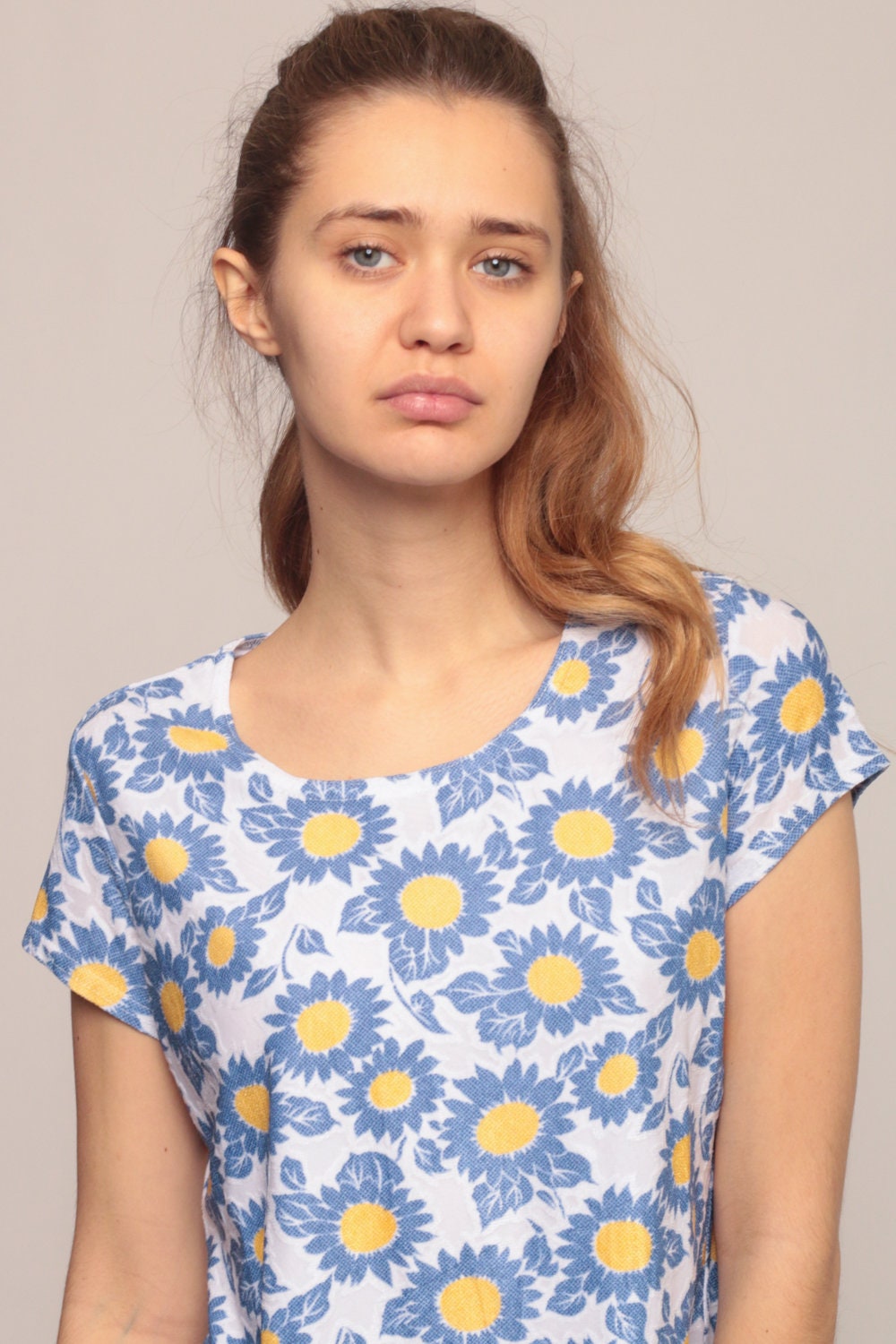 90s Floral T-Shirt Cap Sleeve Blue Yellow Graphic Tee Large