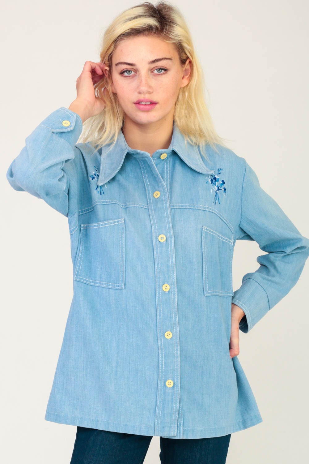 70s Blue Denim Shirt Embroidered Bee Floral Button Up Long Sleeve Medium Large