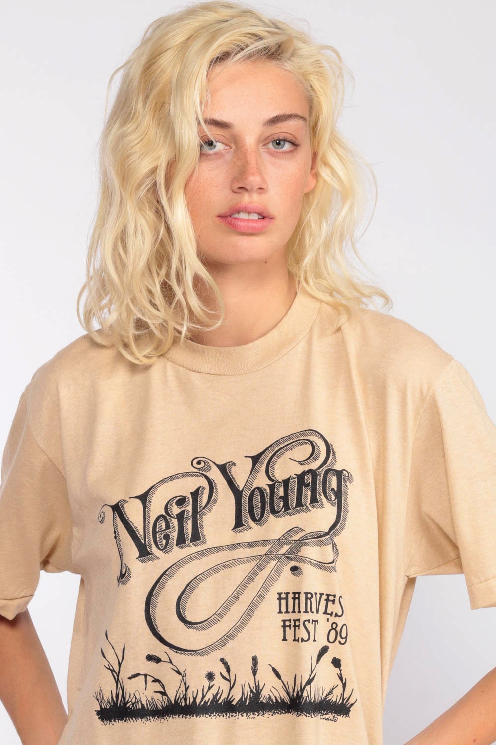 Neil Young Harvest Fest 1989 Tour Band T-Shirt Tan Graphic Tee Extra Large