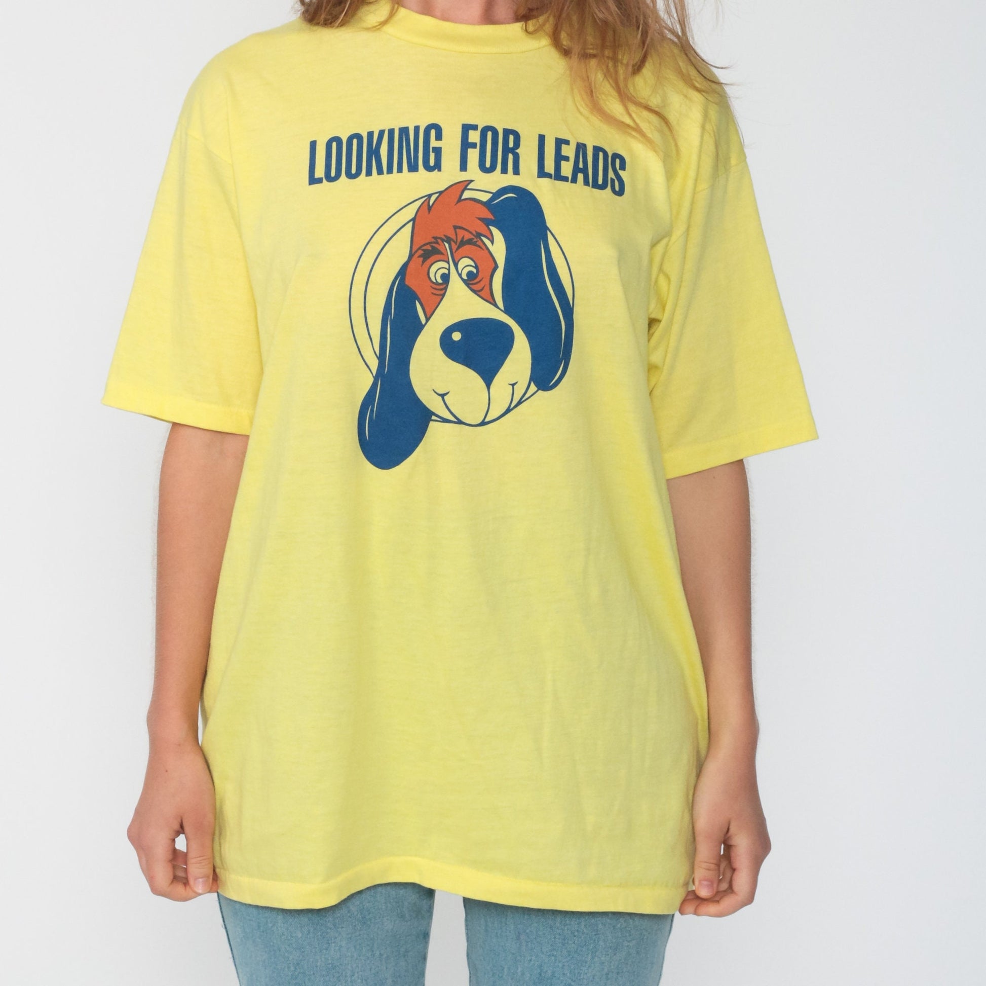 80s Dog Pun Graphic T-Shirt Looking For Leads Yellow Unisex Medium