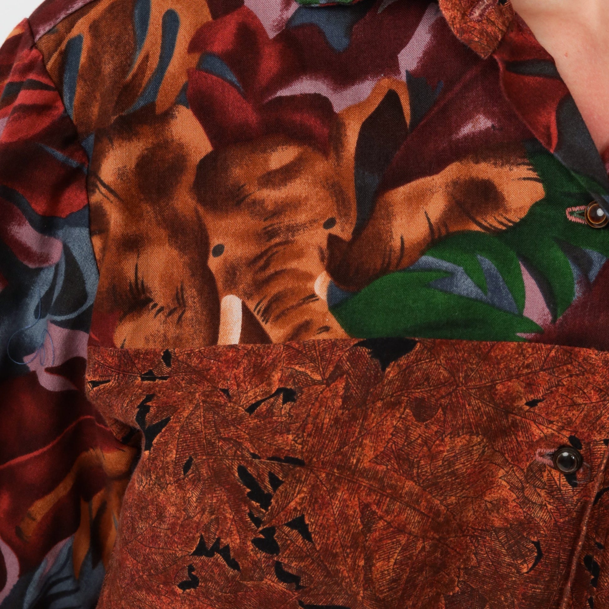 90s Elephant Safari Jungle Animal Print Button-Up Blouse Burnt Orange Medium