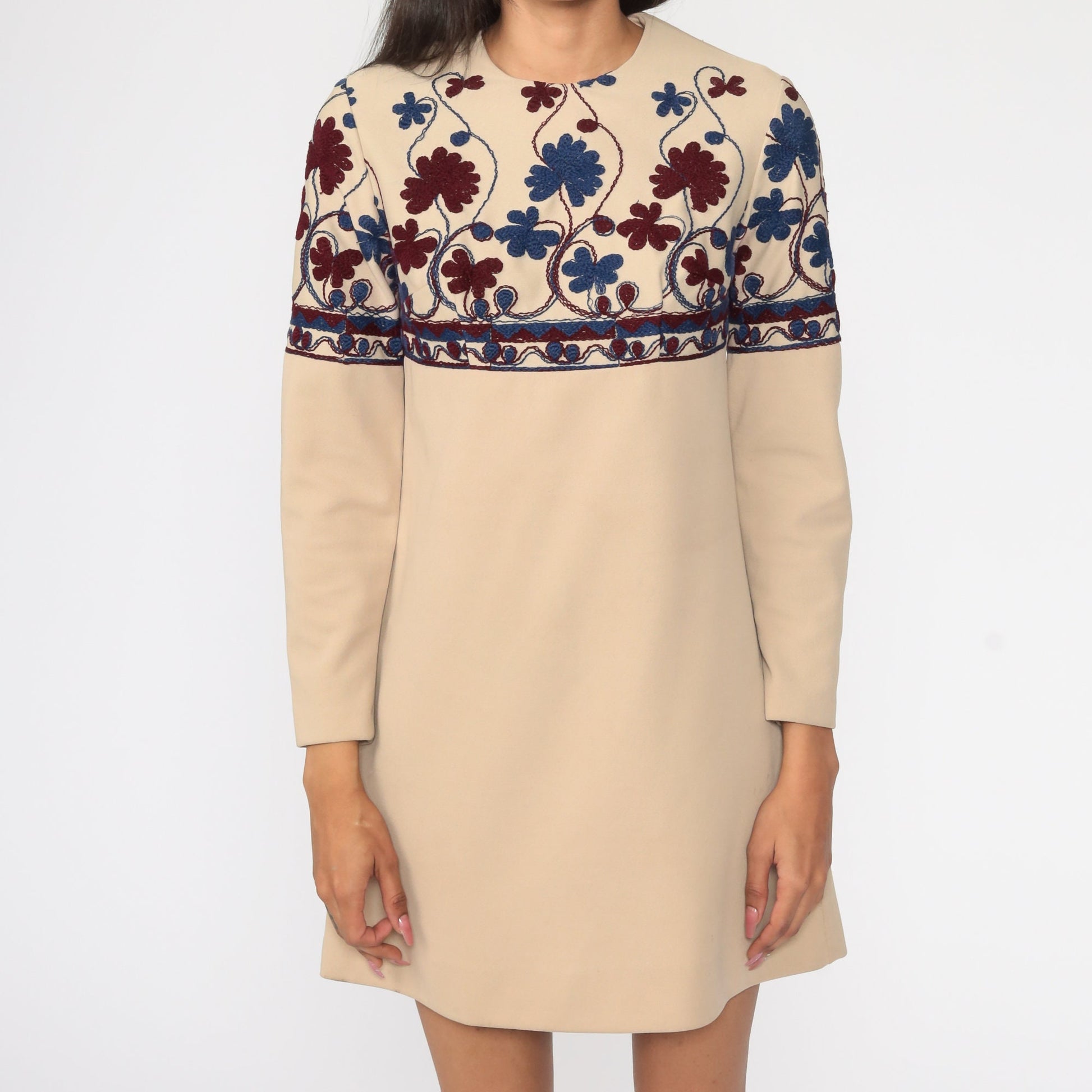60s Vicky Vaughn Floral Embroidered Shift Mini Dress Tan Long Sleeve Small