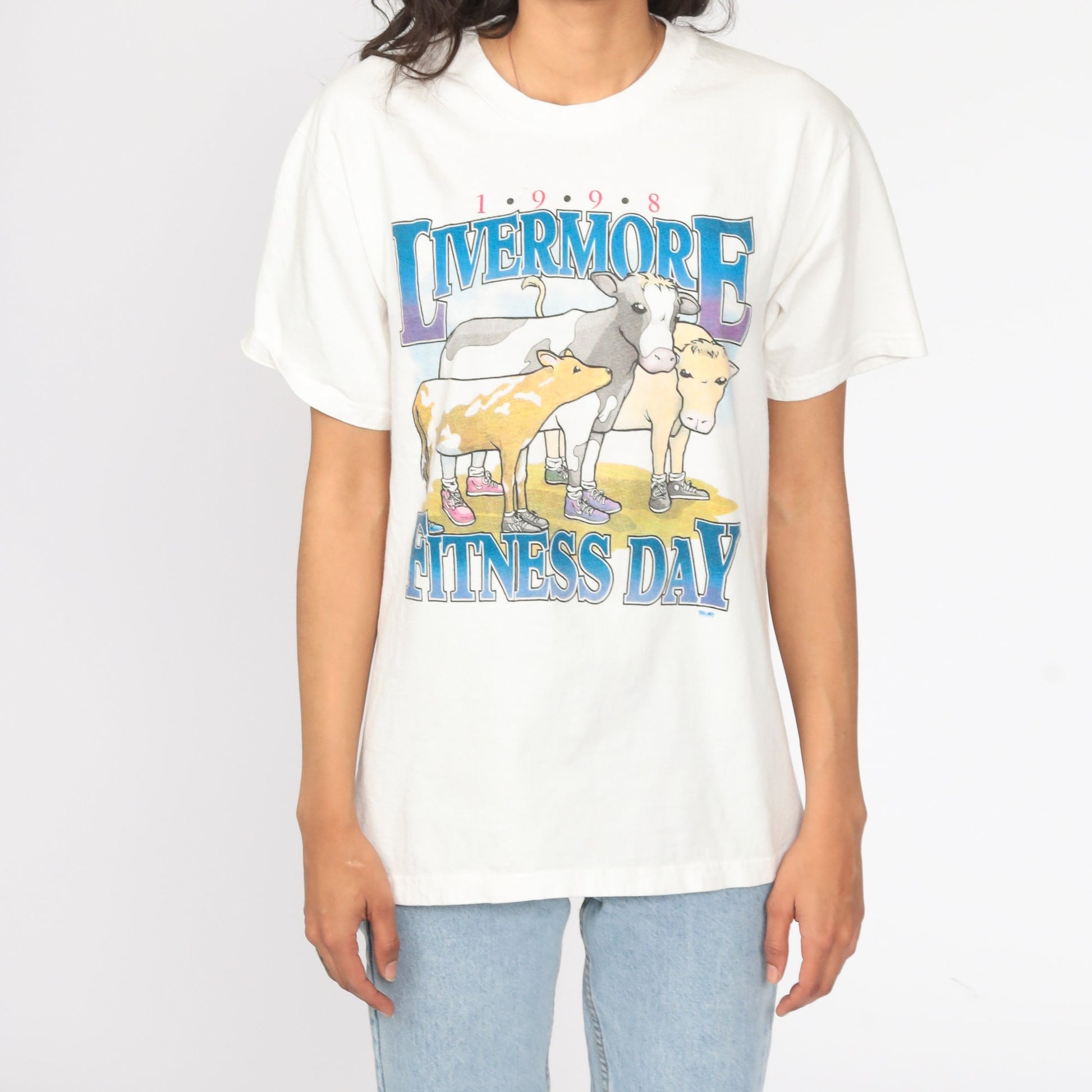 1998 Livermore Fitness Day Cow Running T-Shirt 90s California Graphic Medium