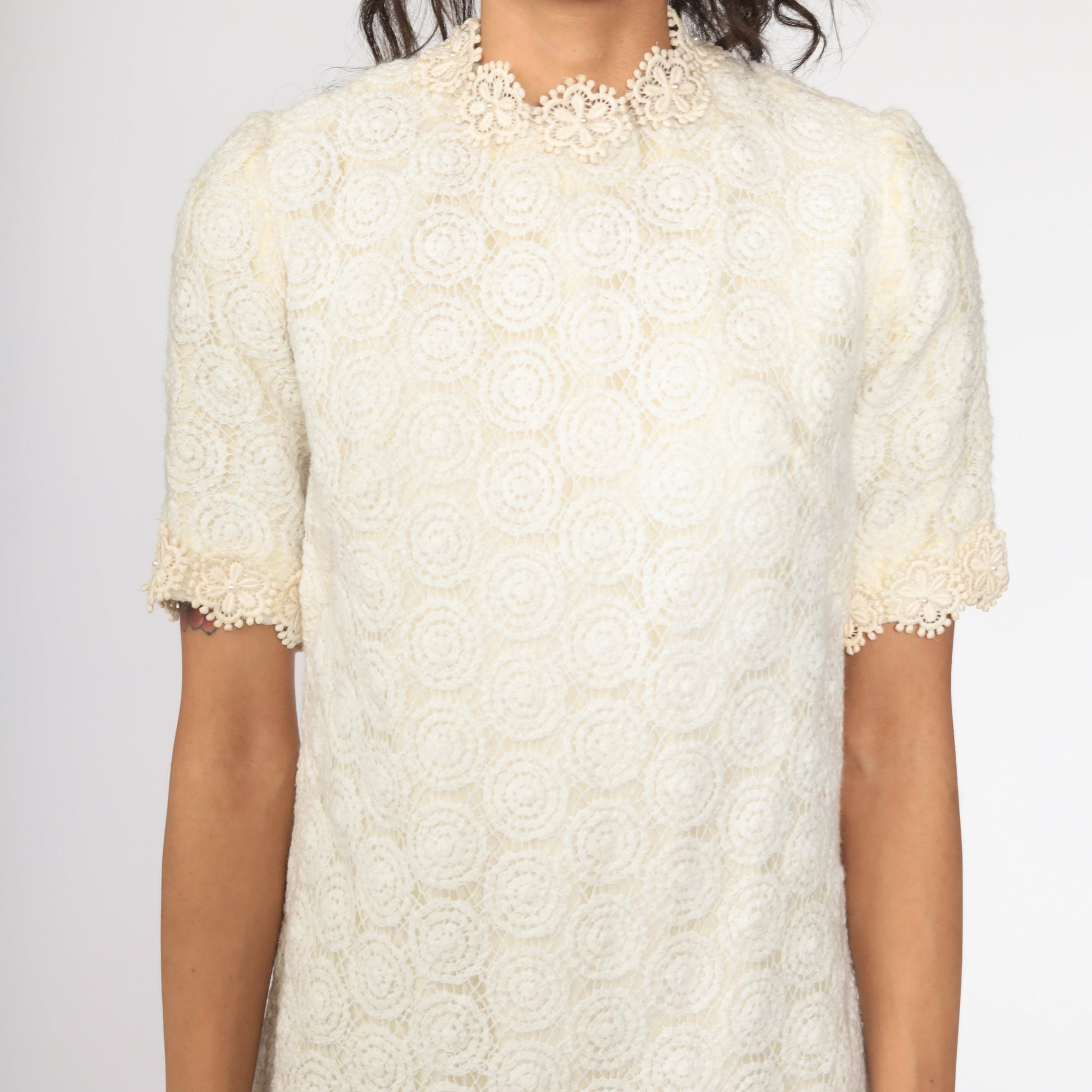 60s White Lace Mini Shift Dress Yellow Lining Mod Party Extra Small