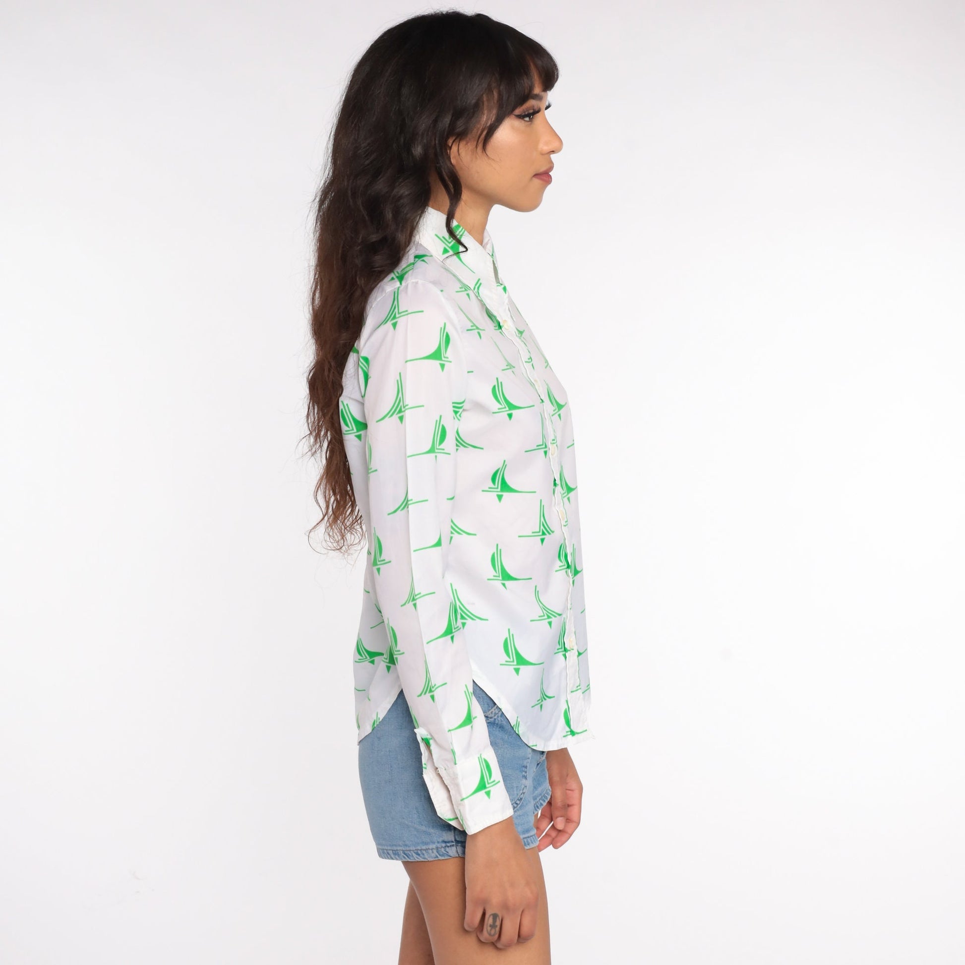 70s Geometric Print Button Up Shirt White Green Long Sleeve Small