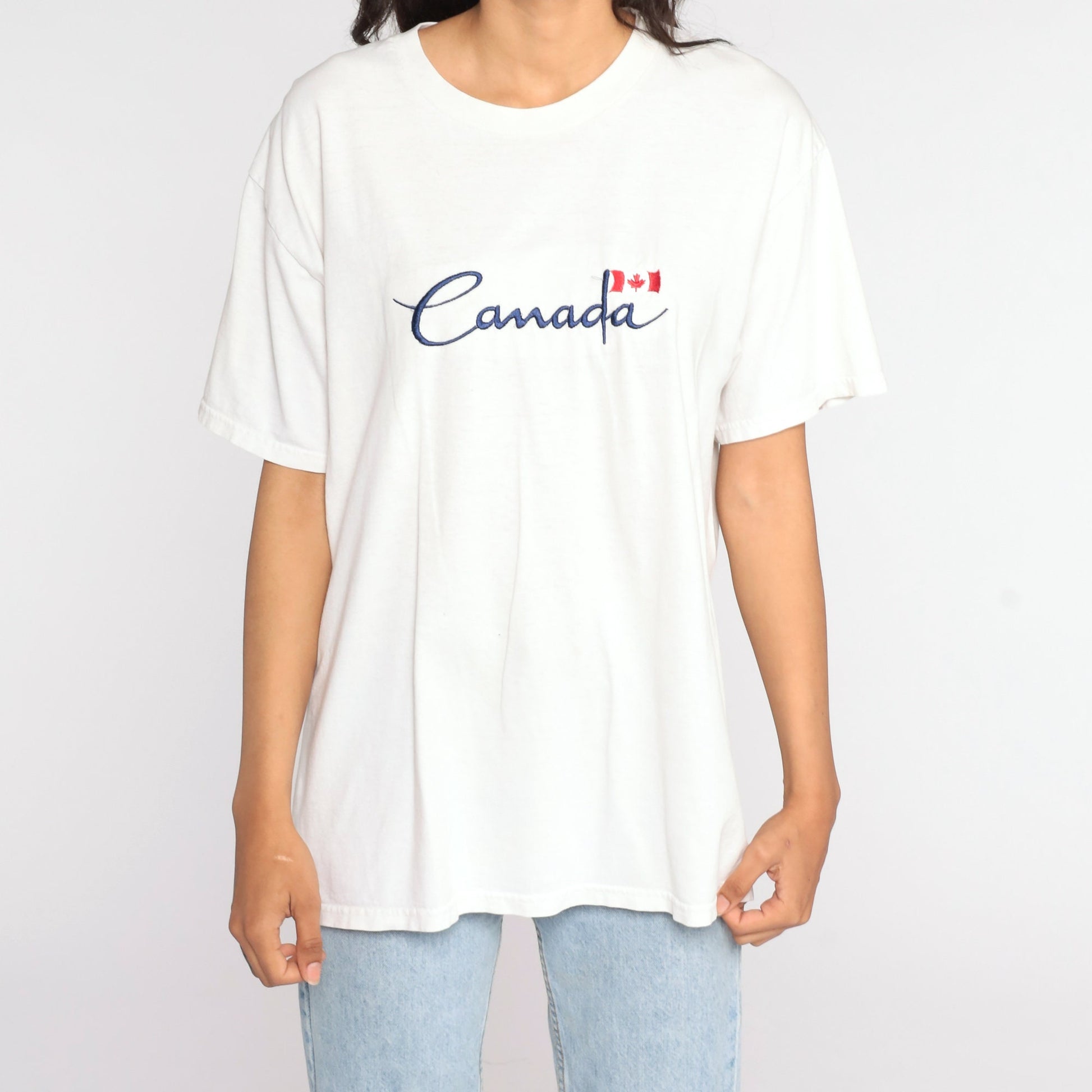 90s Canada Graphic T-Shirt White Embroidered Print Tee Large L