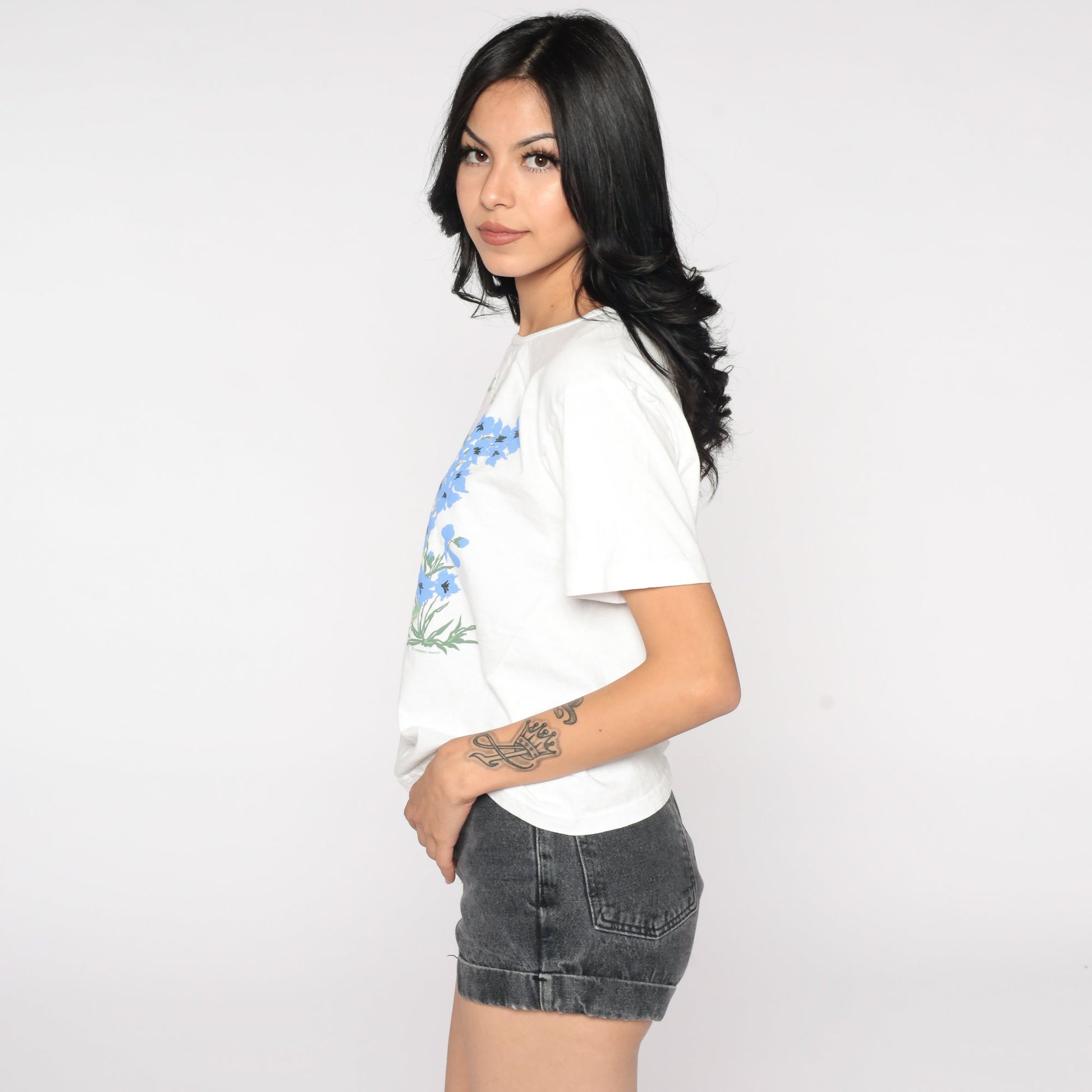 90s Floral T-Shirt White Pink Graphic Tee Cotton Small