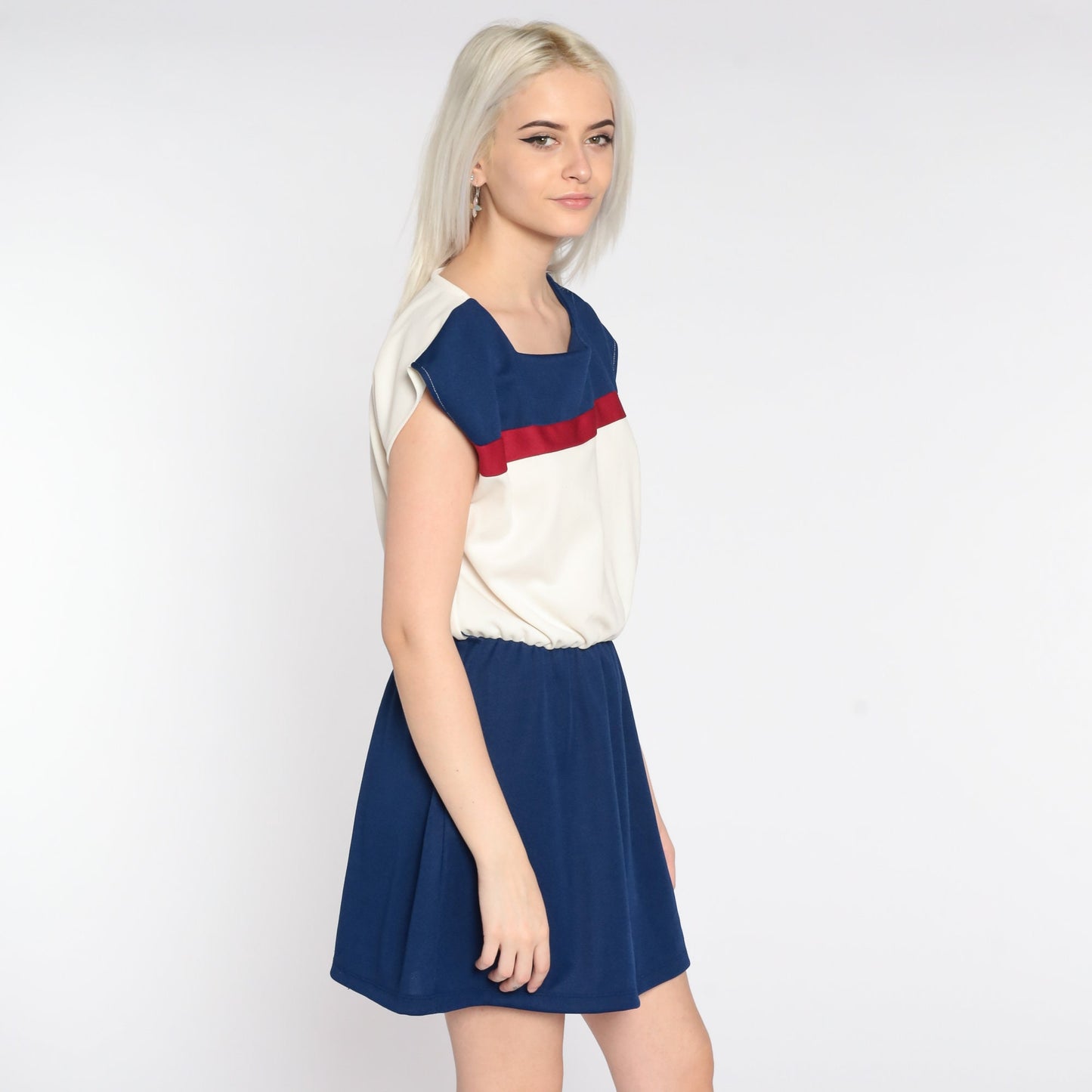 70s Striped Mini Dress White Blue Burgundy Cap Sleeve High Waist Medium