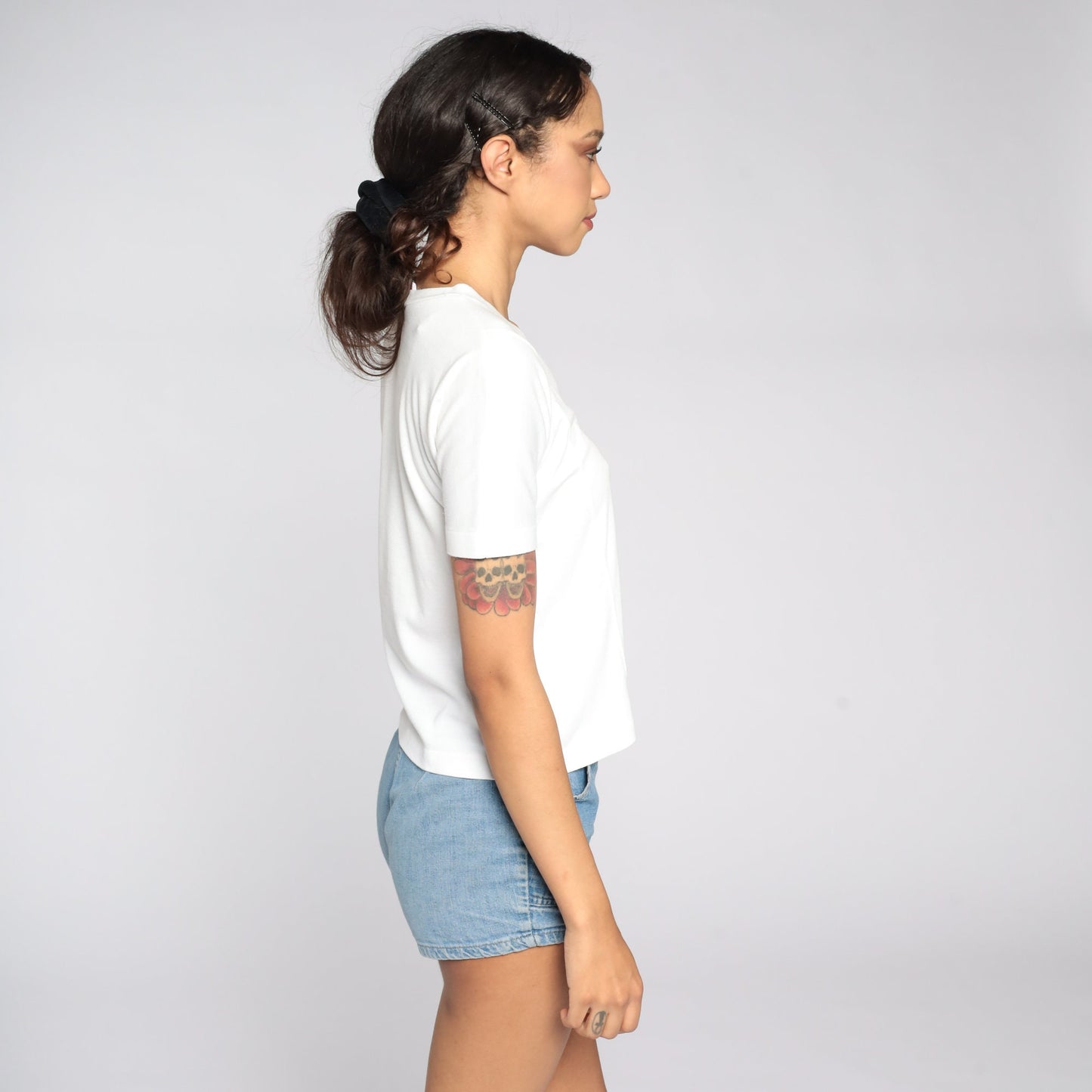 80s White V-Neck T-Shirt Cotton Poly Vintage Tee Small