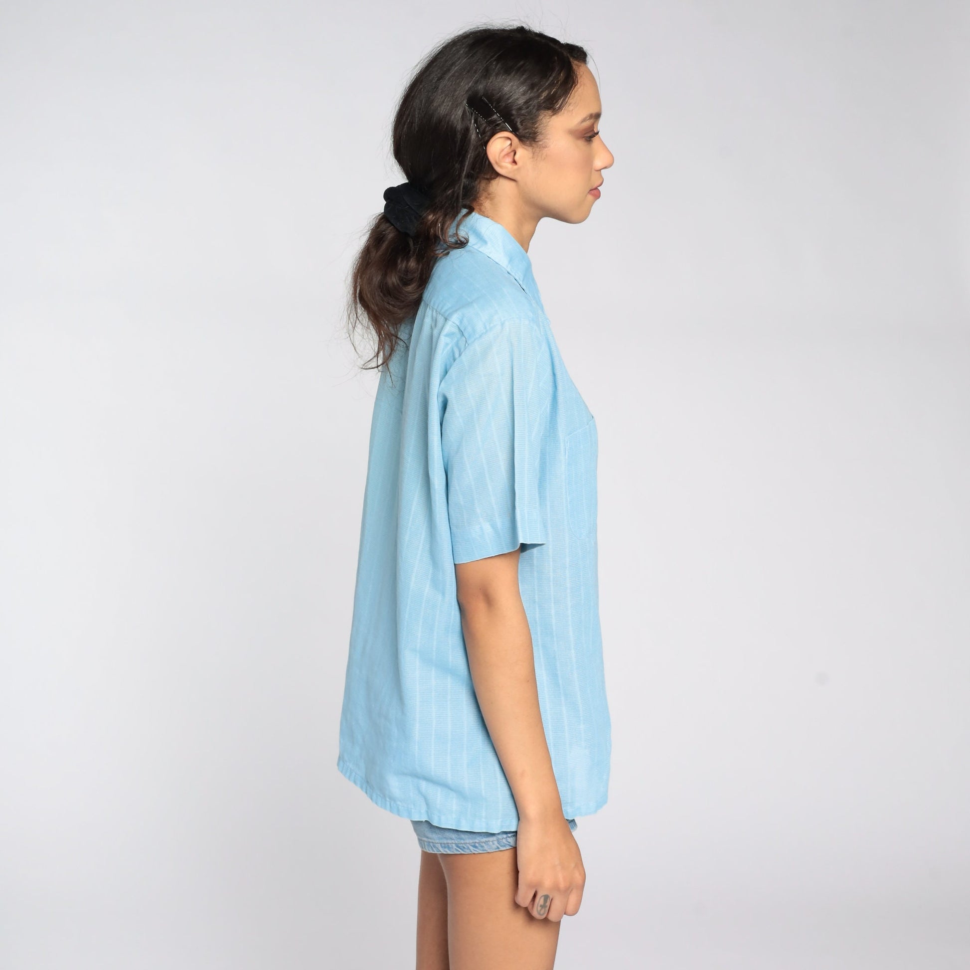 70s Light Blue Button-Up Shirt Fleur De Lis Crest Pointed Collar Short Sleeve Large
