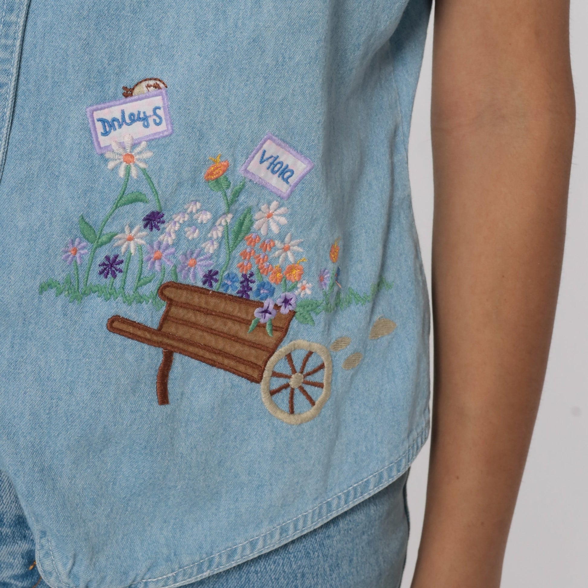 90s Bill Blass Floral Embroidered Denim Shirt Blue Cotton Button Down Medium