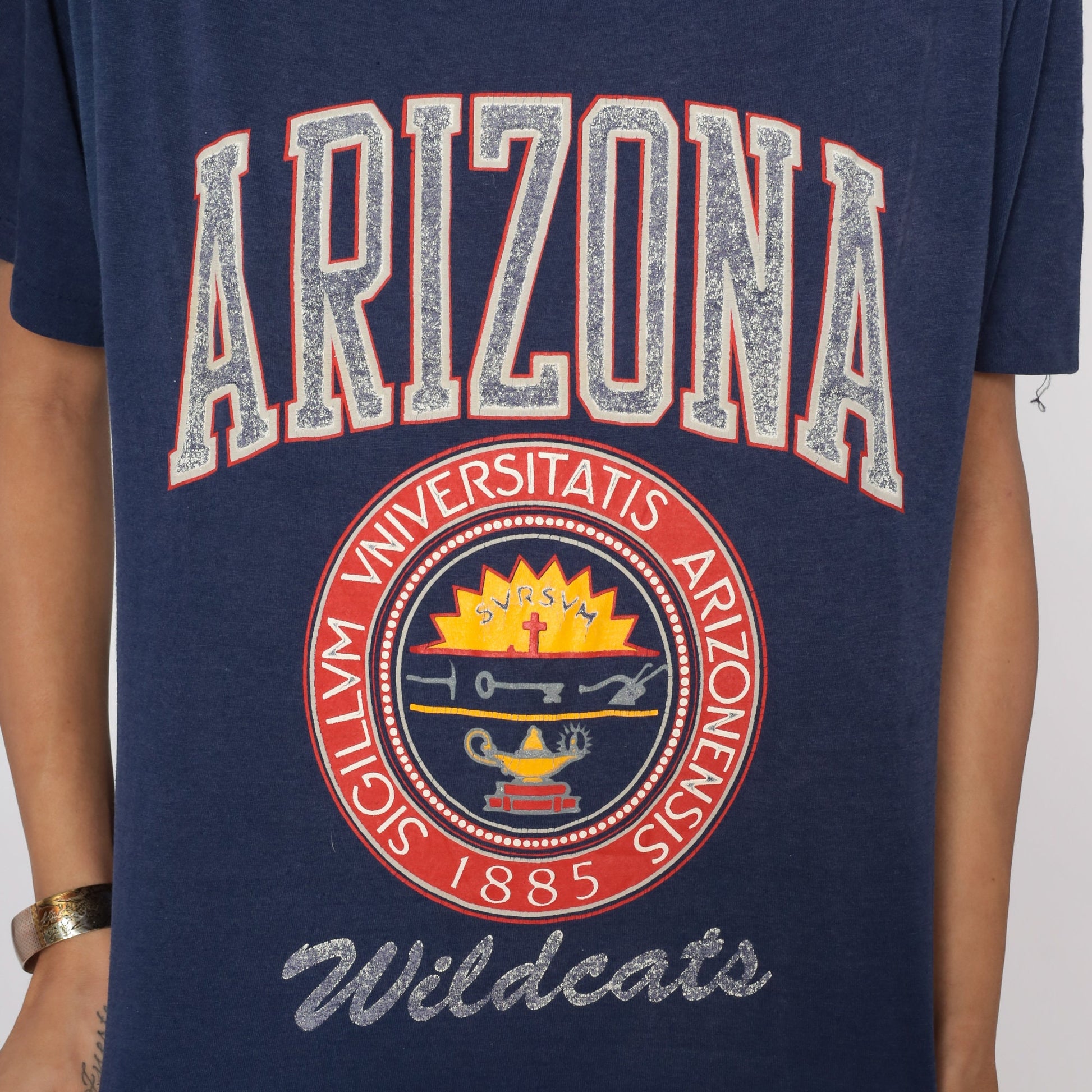 Arizona Wildcats University Football Tee 80s Graphic T-Shirt Medium