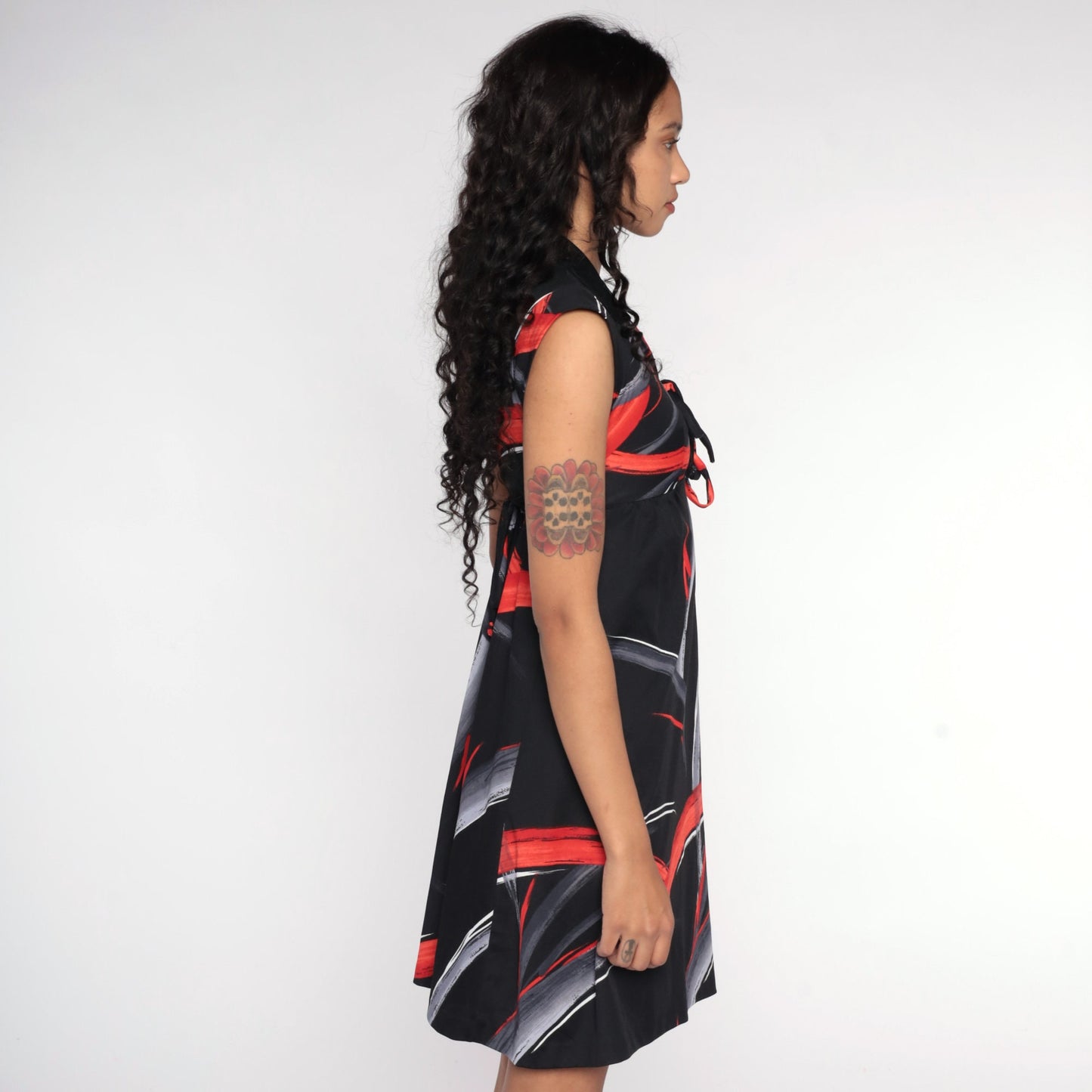 70s Black Brushstroke Mini Dress V Neck Empire Waist Cap Sleeve Small