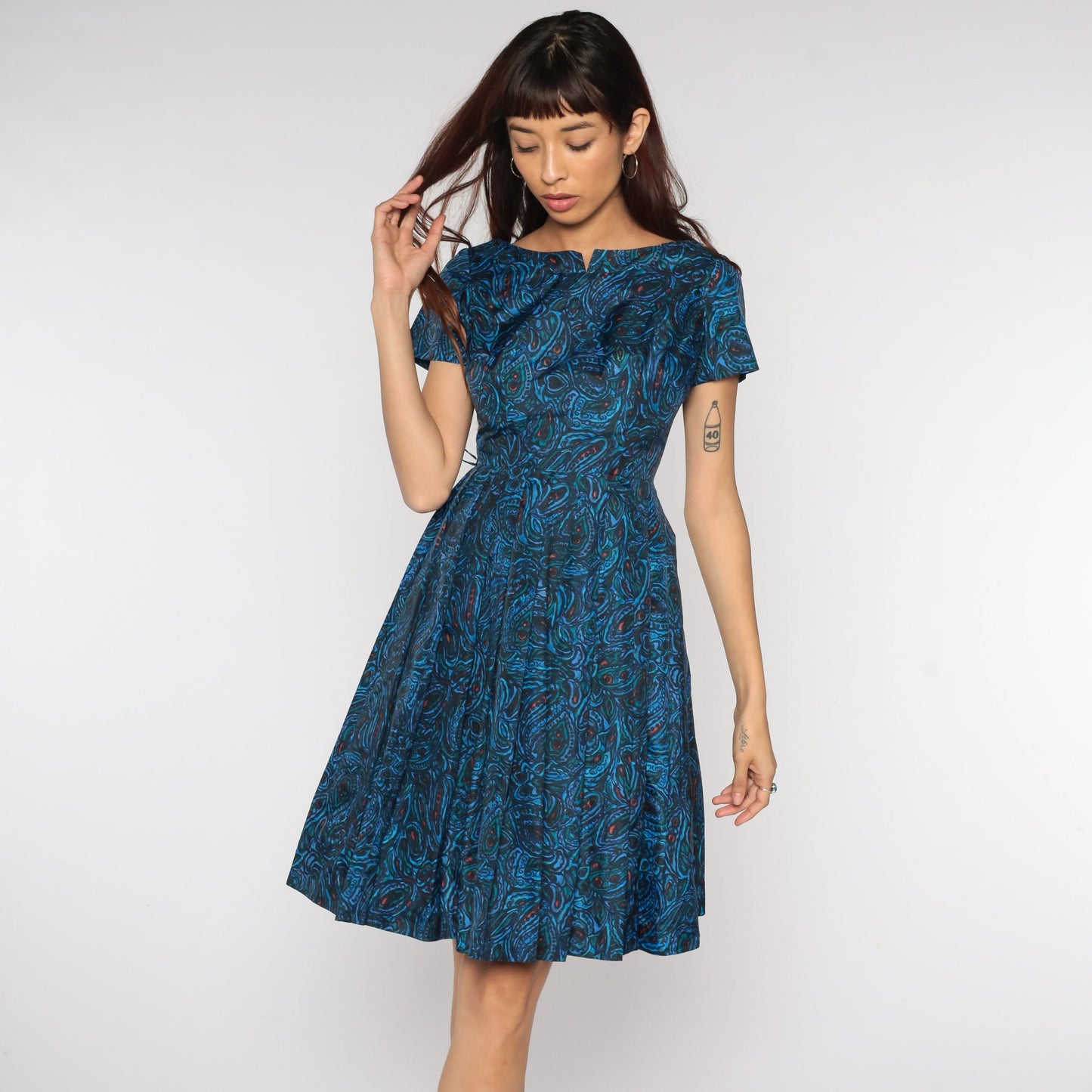 1960s Blue Paisley Pleated Midi Dress High Waist Short Sleeve Extra Small XS
